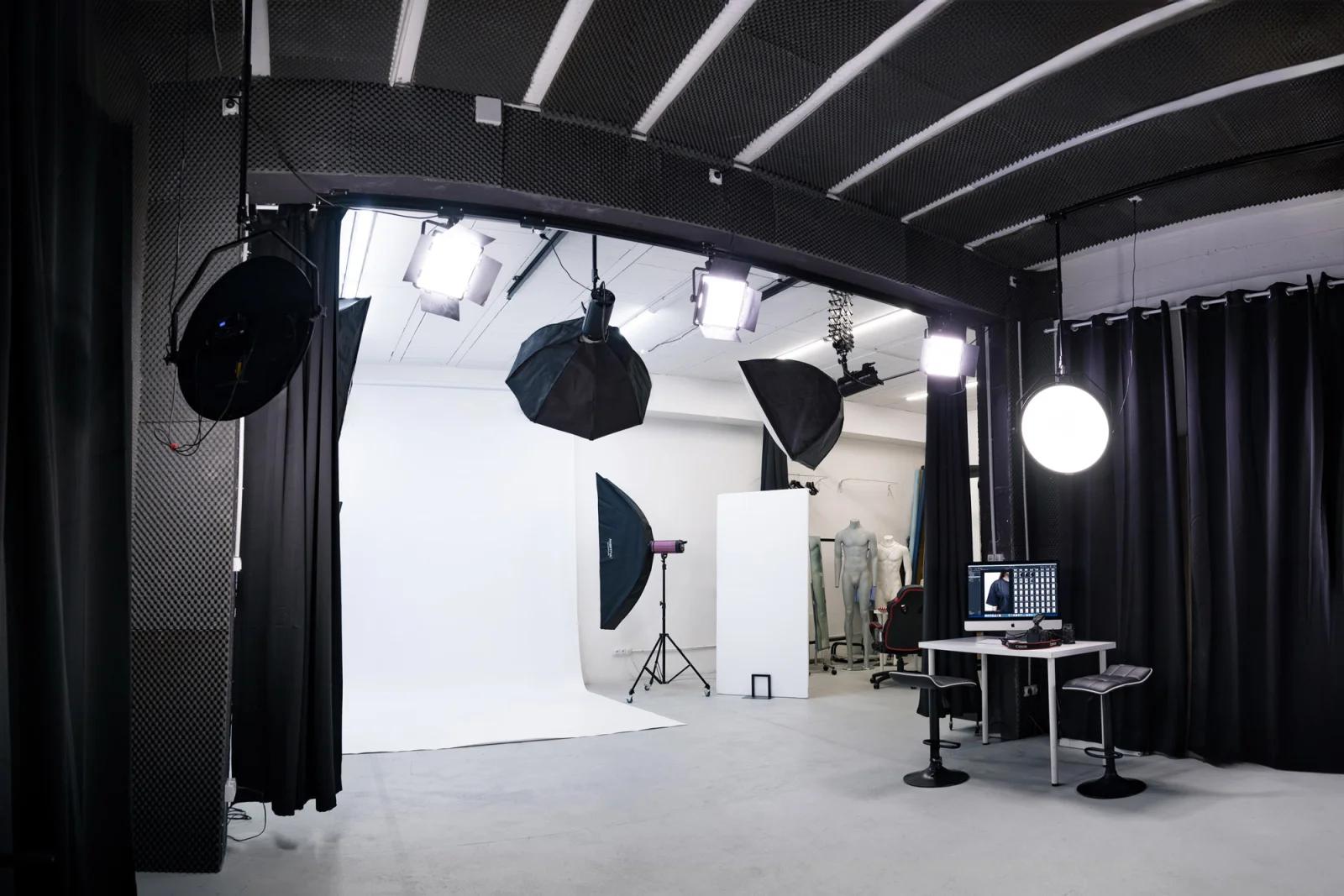 Photo/video studio - Casting area - Gallery