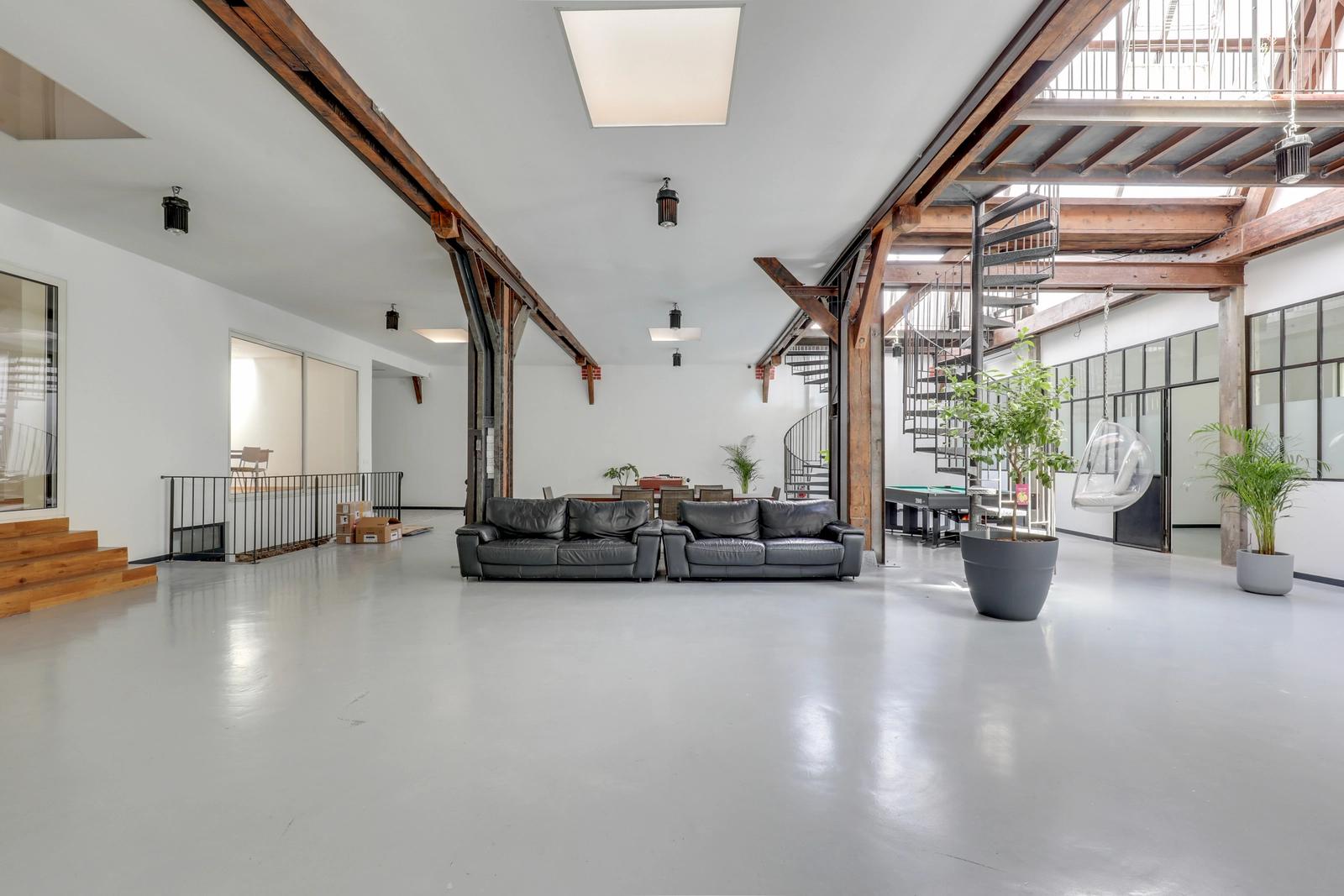 Space Large loft on the outskirts of Paris - 3