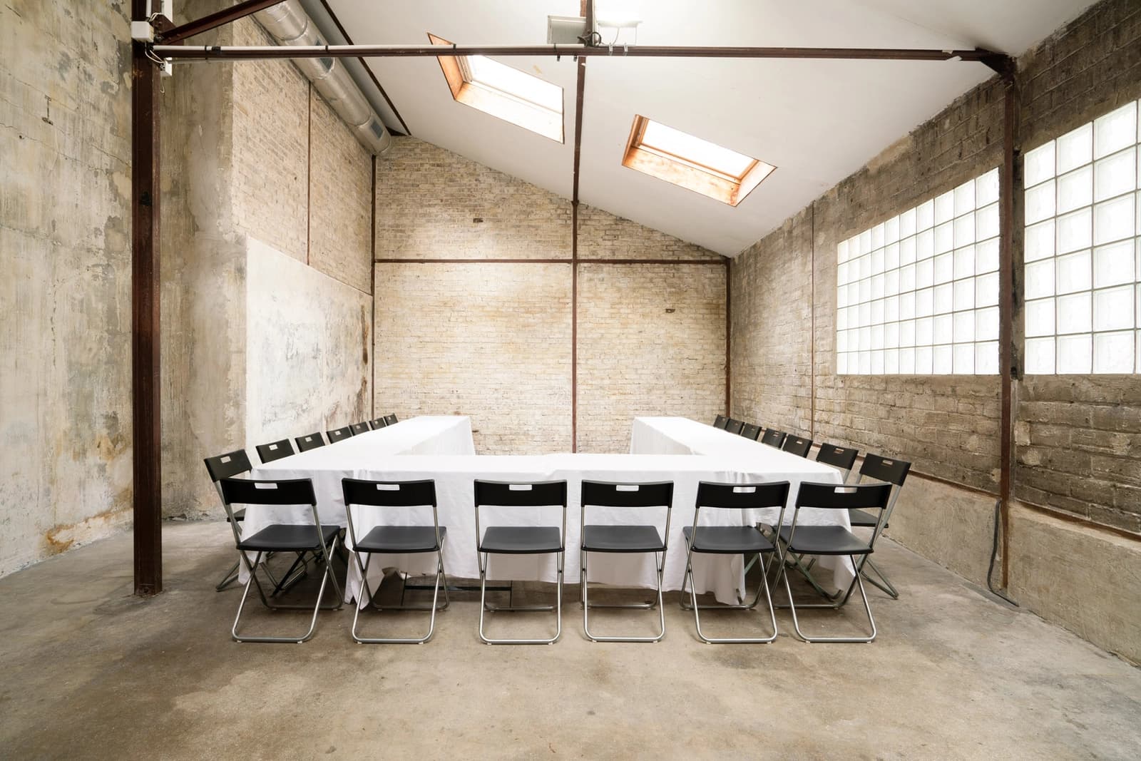 Meeting room in Industrial-style space - 0