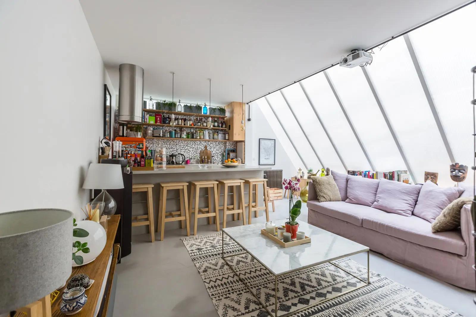 Living room in Loft in the heart of Paris - 2