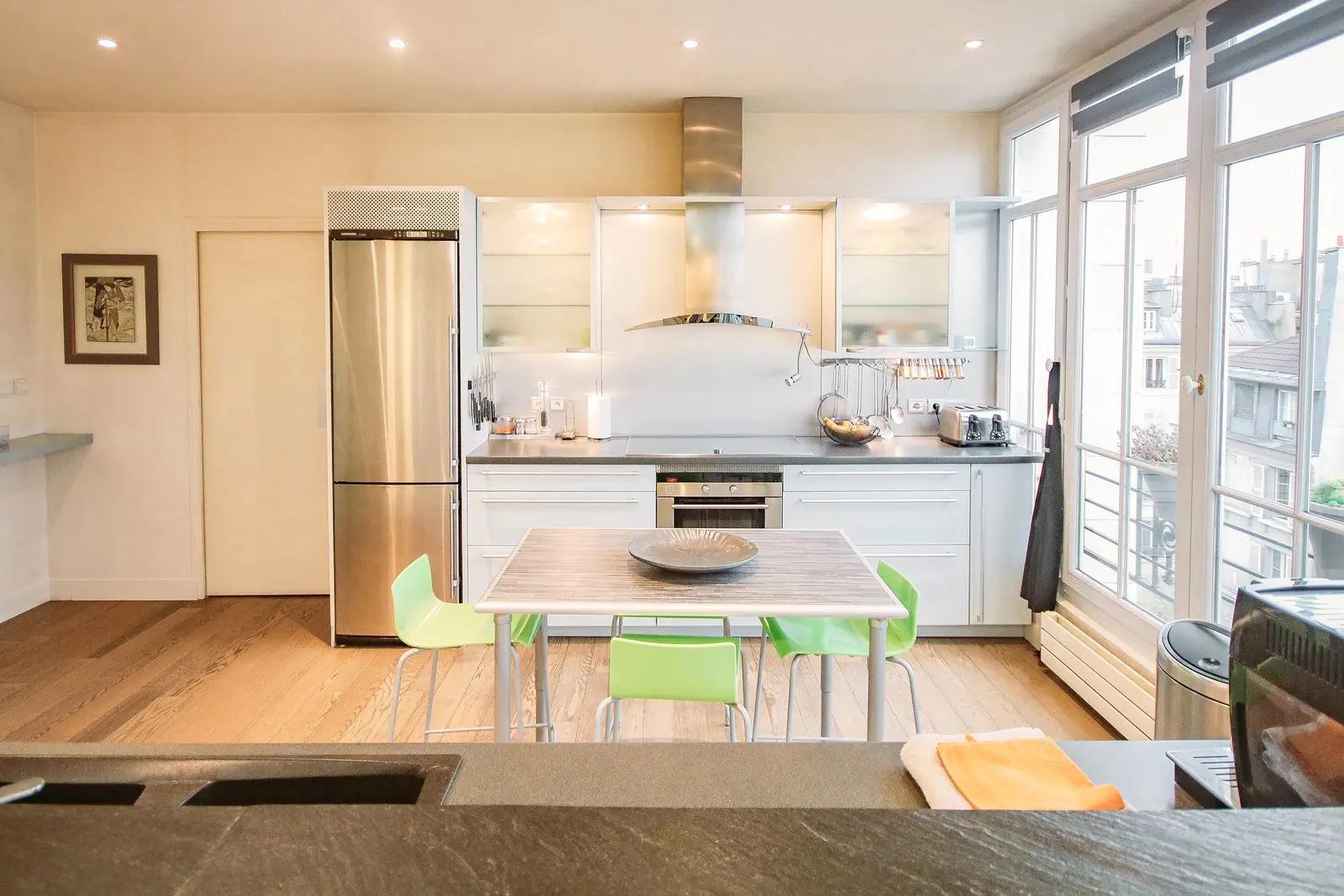 Kitchen in Grand Loft in the heart of the Marais - 2