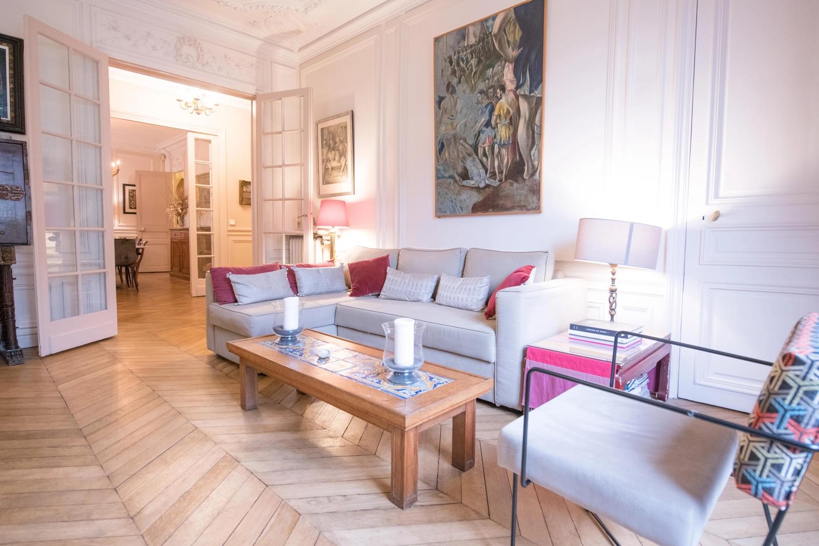 Living room in Beautiful Haussmann apartment - Palais des Congrès - 1