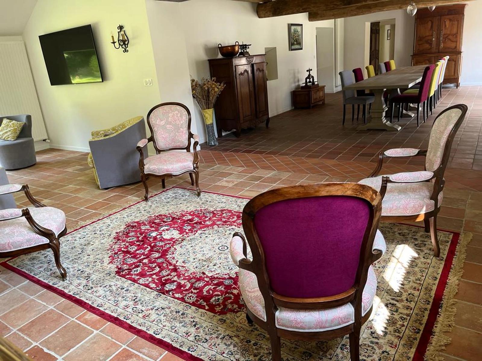 Sala dentro Casa rural con encanto, espaciosa y elegante - 1