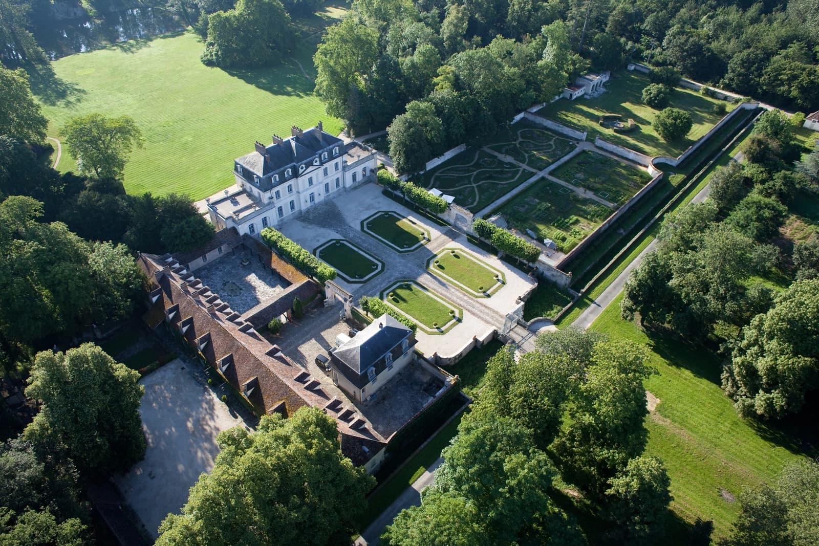 Espace Château Louis XV avec son Parc à l'Anglaise - 1