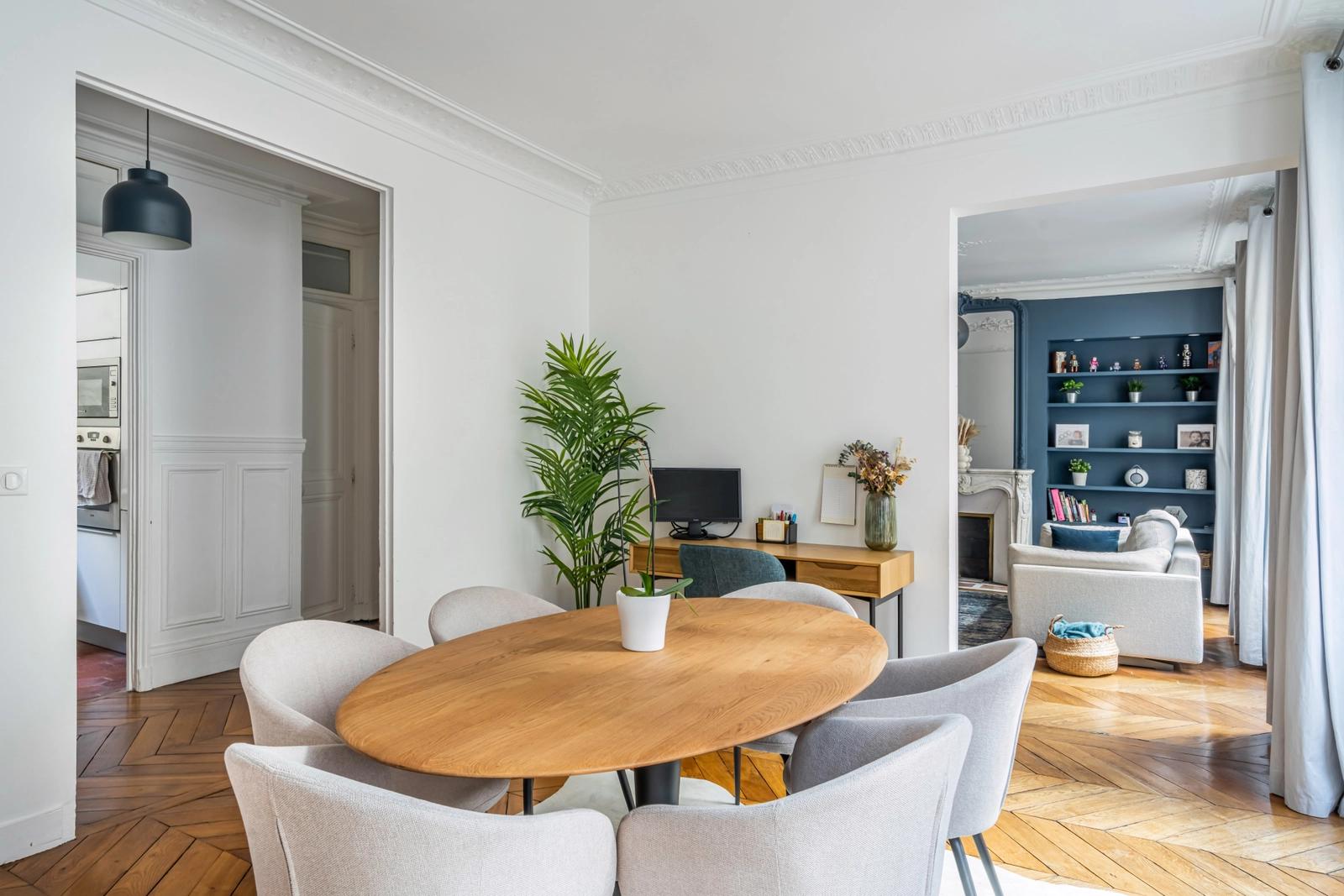 Meeting room in Cosy Haussmann apartment in the heart of Paris - 0