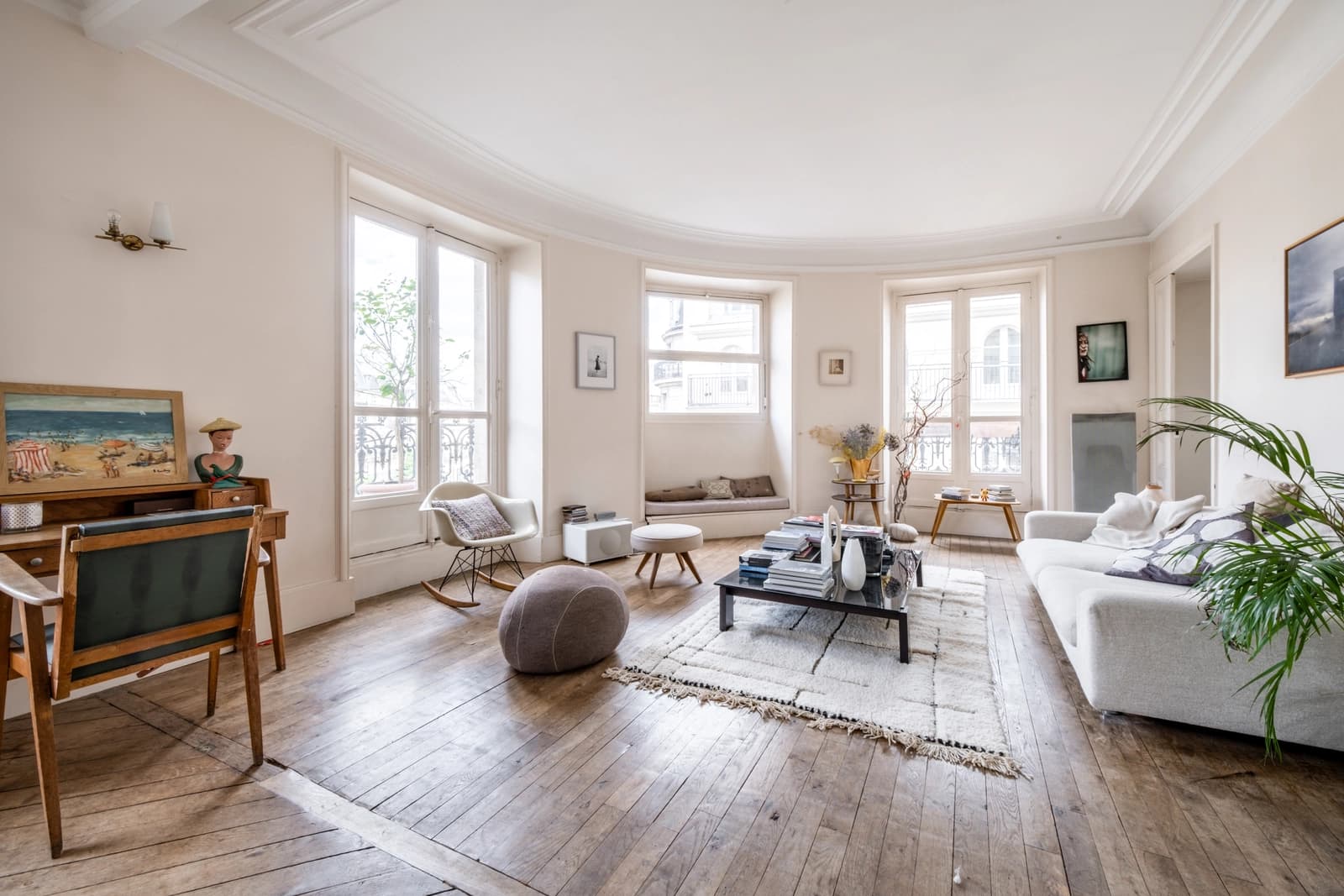 Living room in Apartment in the center of Paris - 5