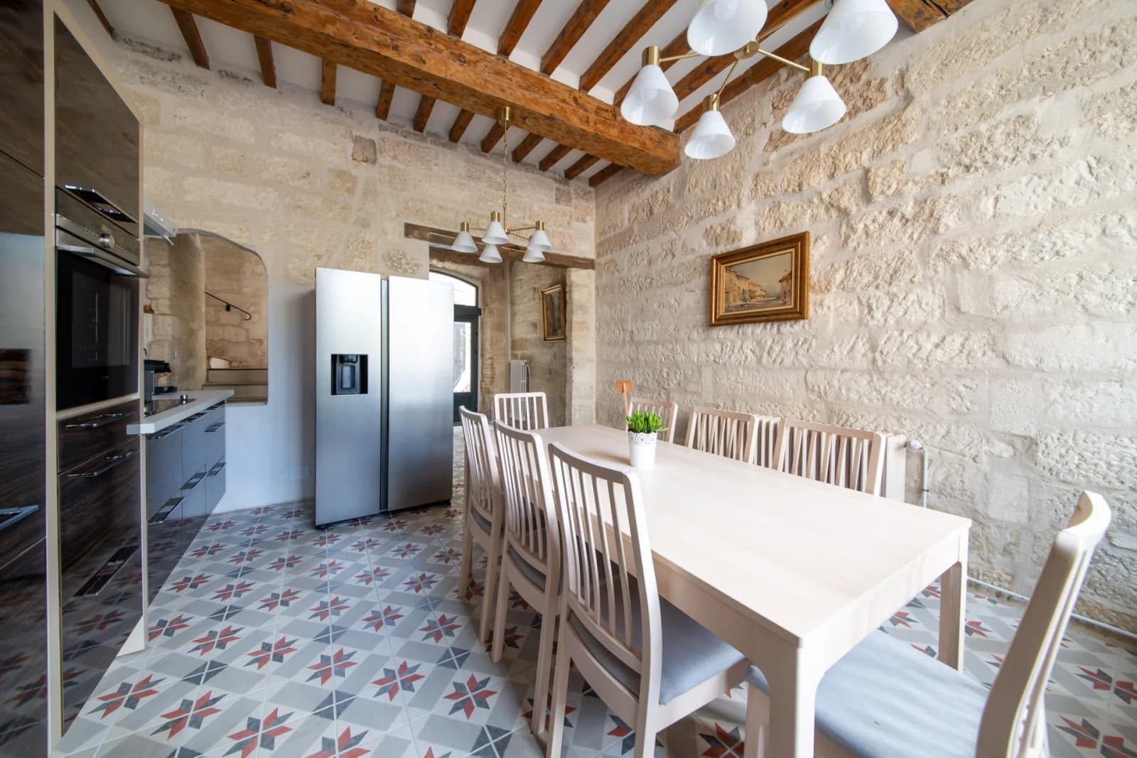 Comedor dentro Casa urbana del siglo XVI a 5 minutos de Avignon - 0