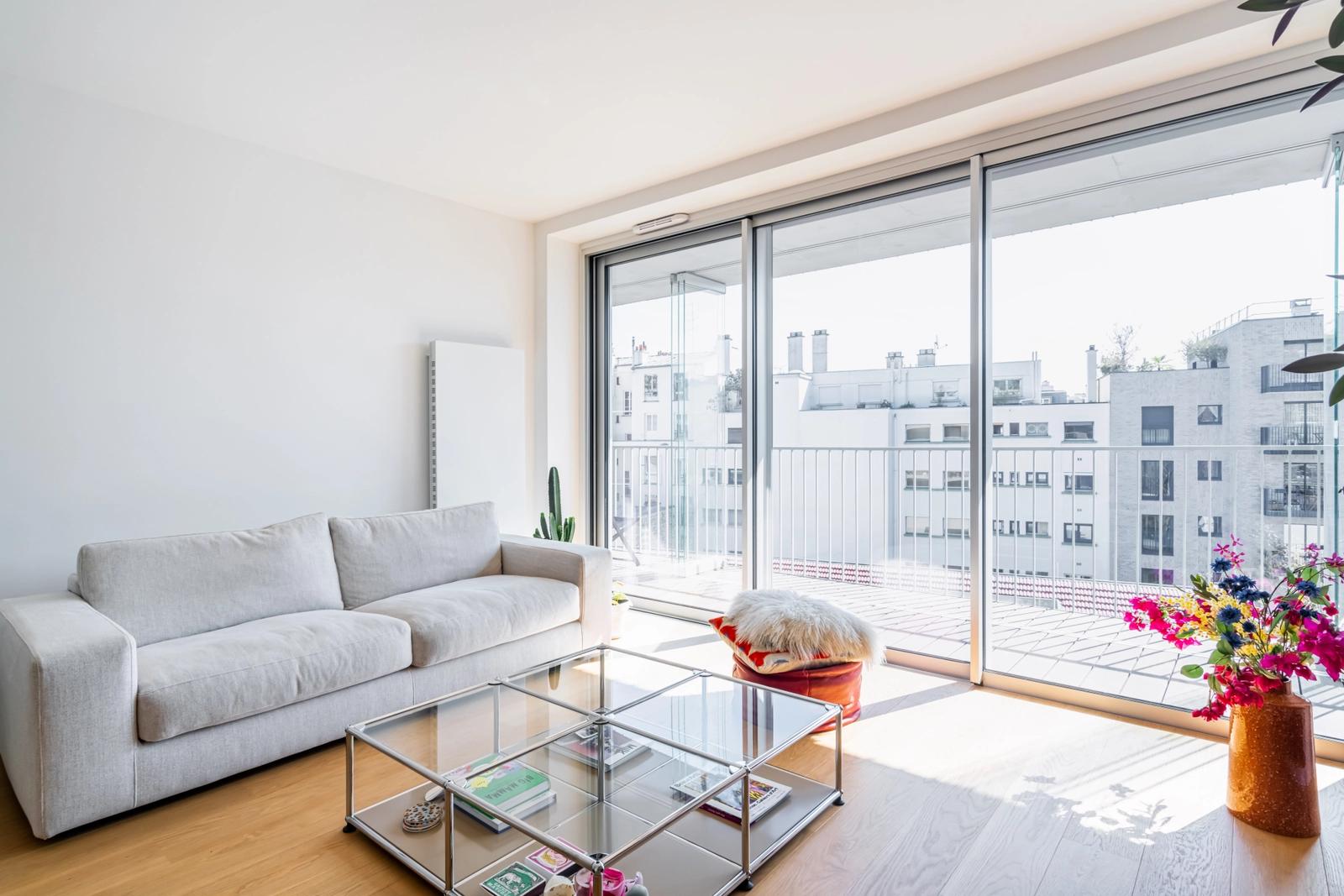 Living room in Modern apartment - Terrace - Sacré-Coeur view - 1