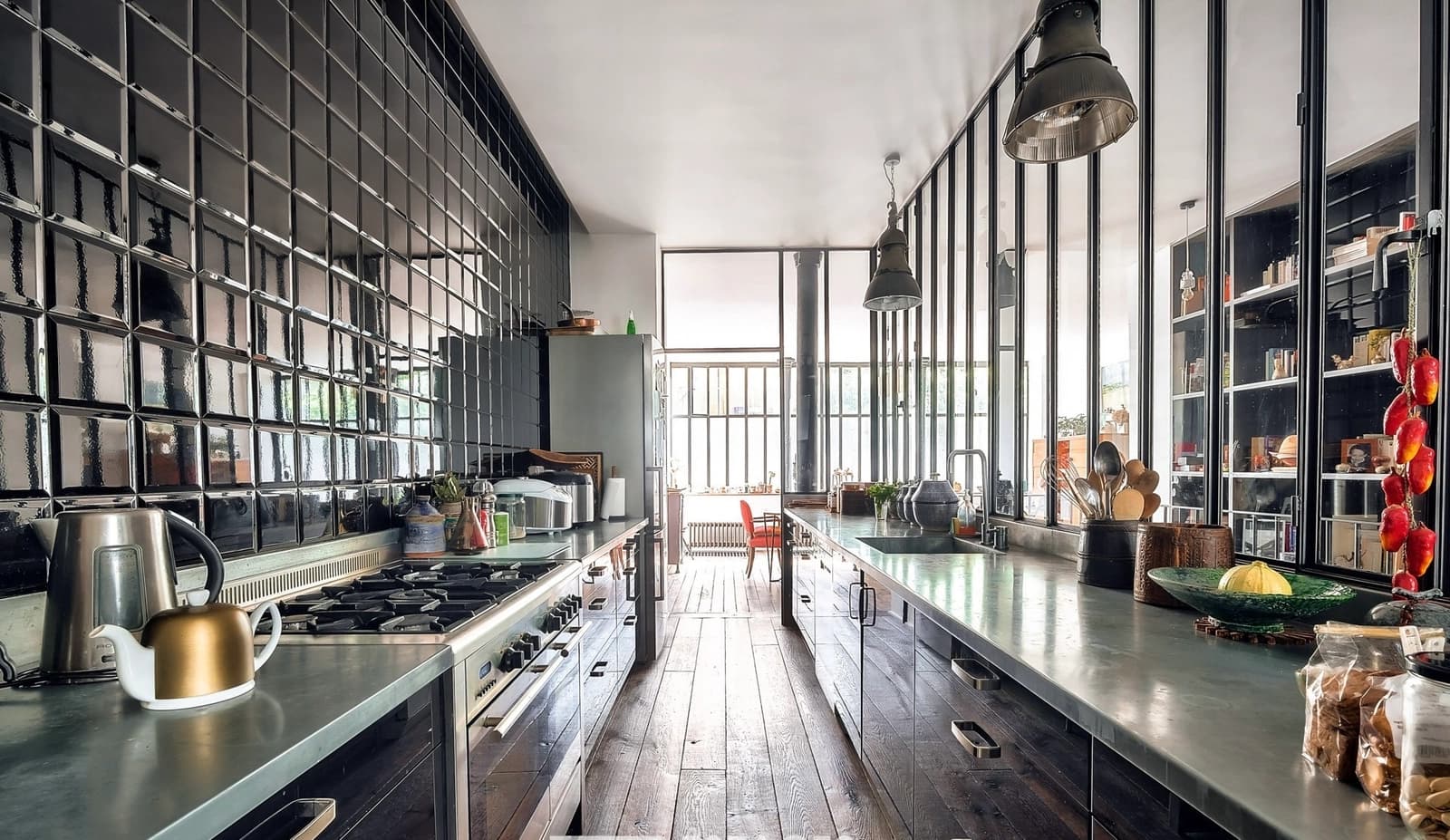 Kitchen in Former factory in the heart of the 11th arrondissement - 6