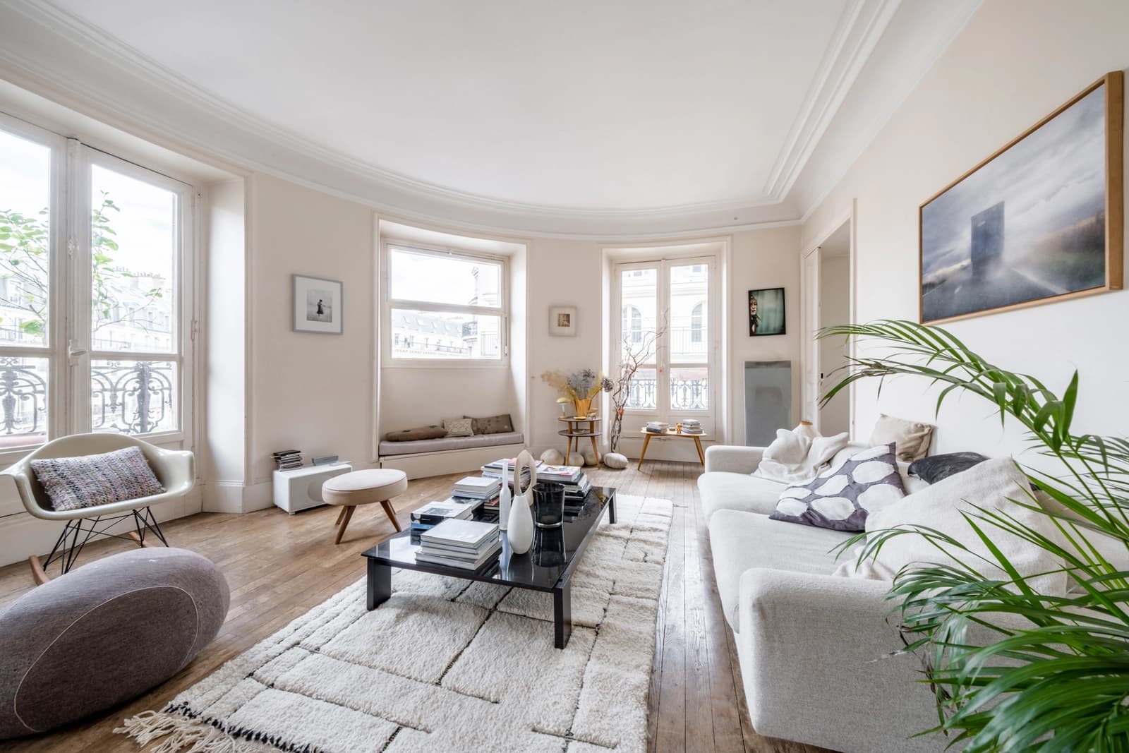 Living room in Apartment in the center of Paris - 4