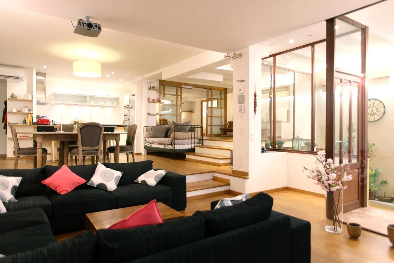 Living room in Gilles' Cannes loft - 0