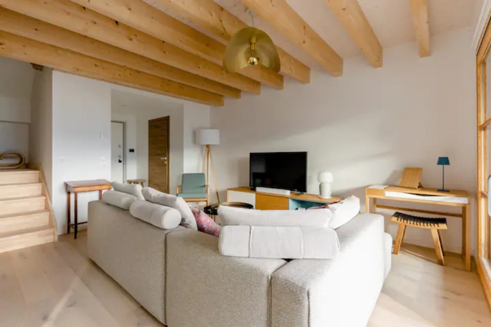 Living room in  Duplex with lake and mountain views in Talloires - 5