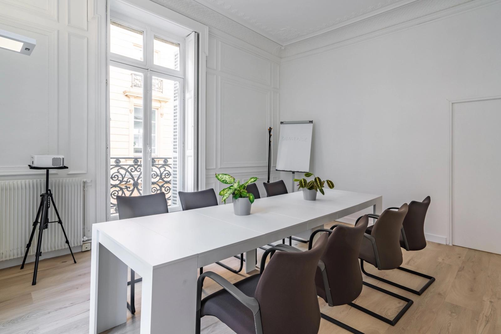 Meeting room in Haussmann-style meeting space - 0