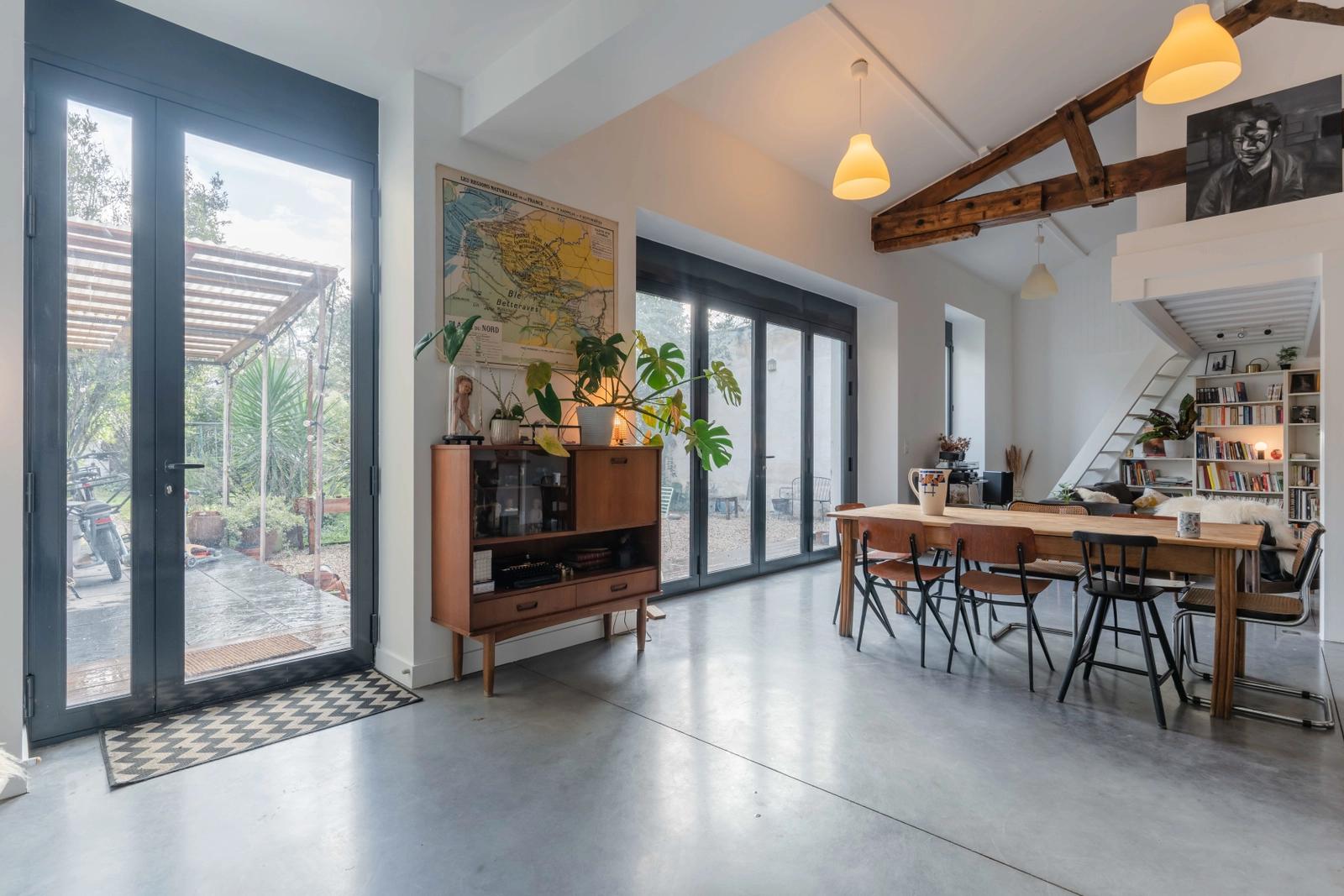 Comedor dentro Casa de una sola planta diseñada por un arquitecto - 0