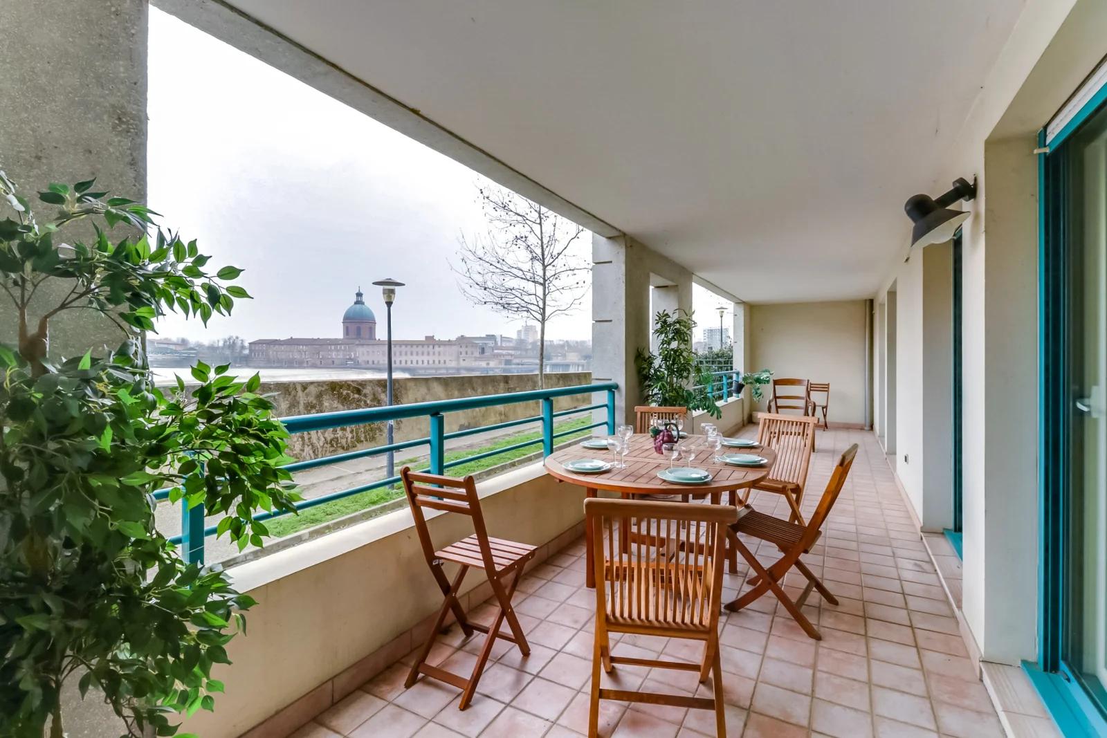Salle de réunion dans Appartement confortable avec vue sur la Garonne - 3