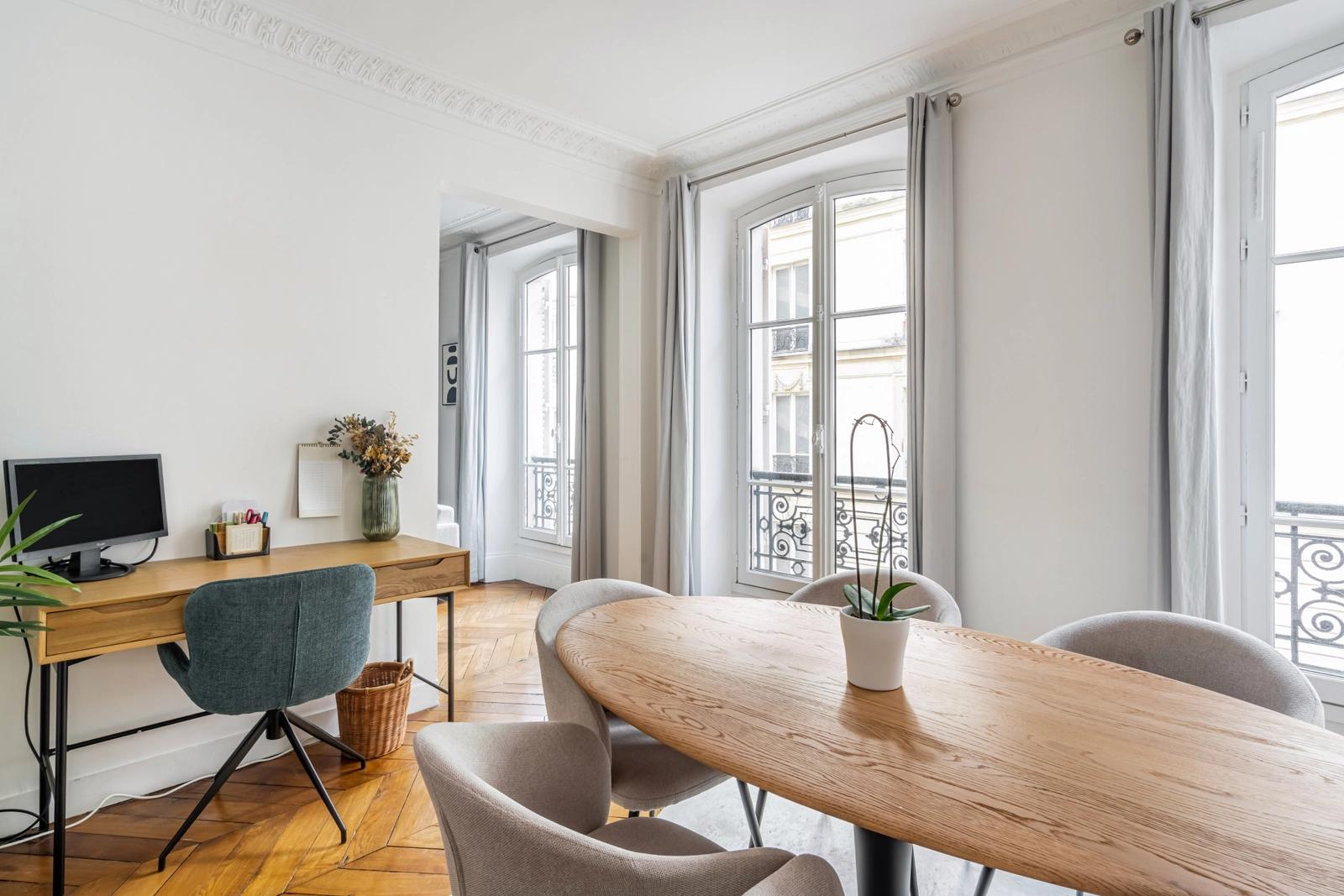 Meeting room in Cosy Haussmann apartment in the heart of Paris - 4