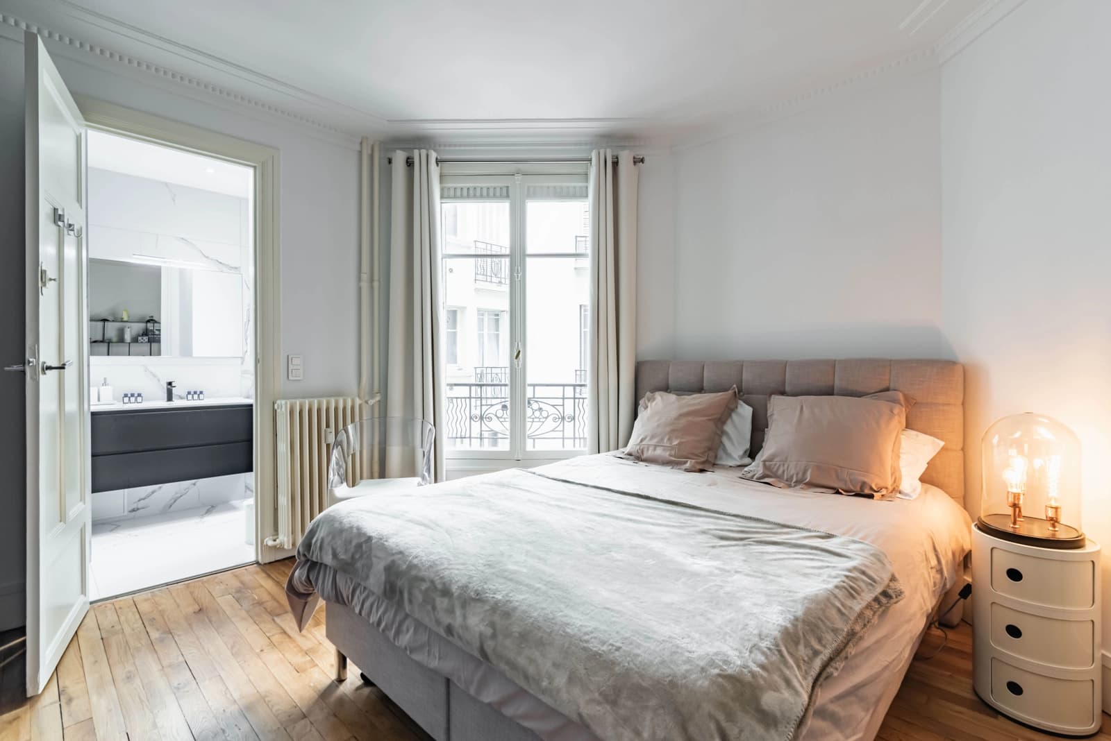 Bedroom in Cosy and chic Trocadero apartment - 1