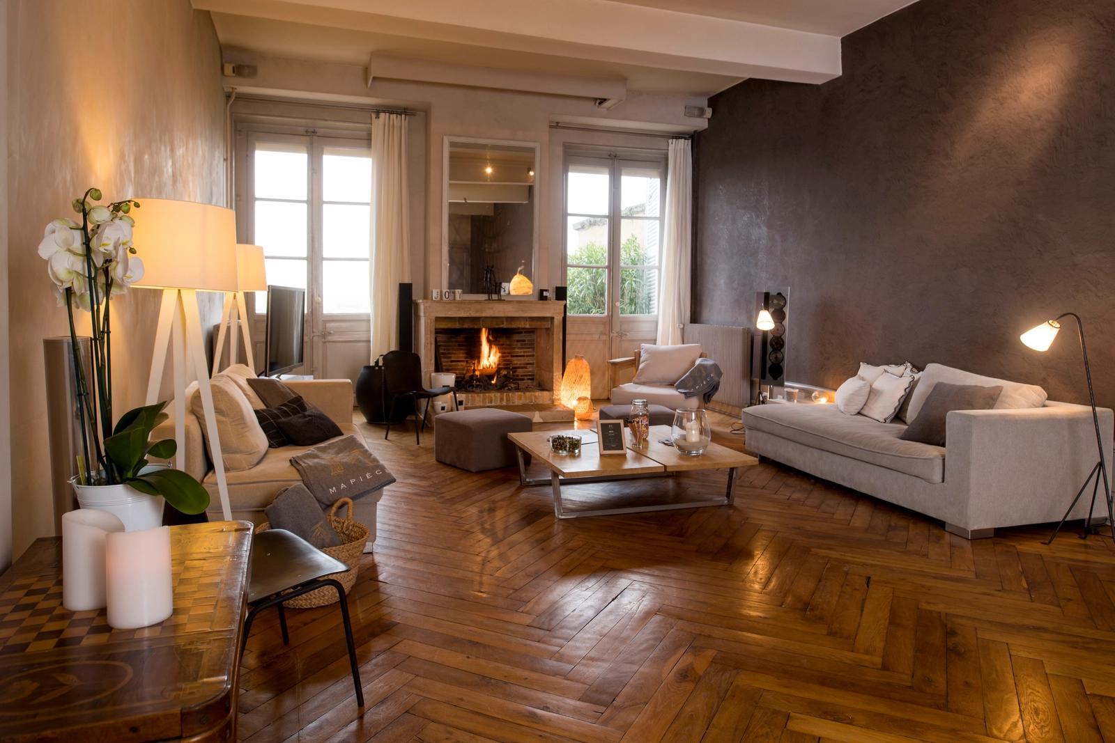 Living room in Villa on the heights of Lyon - 1
