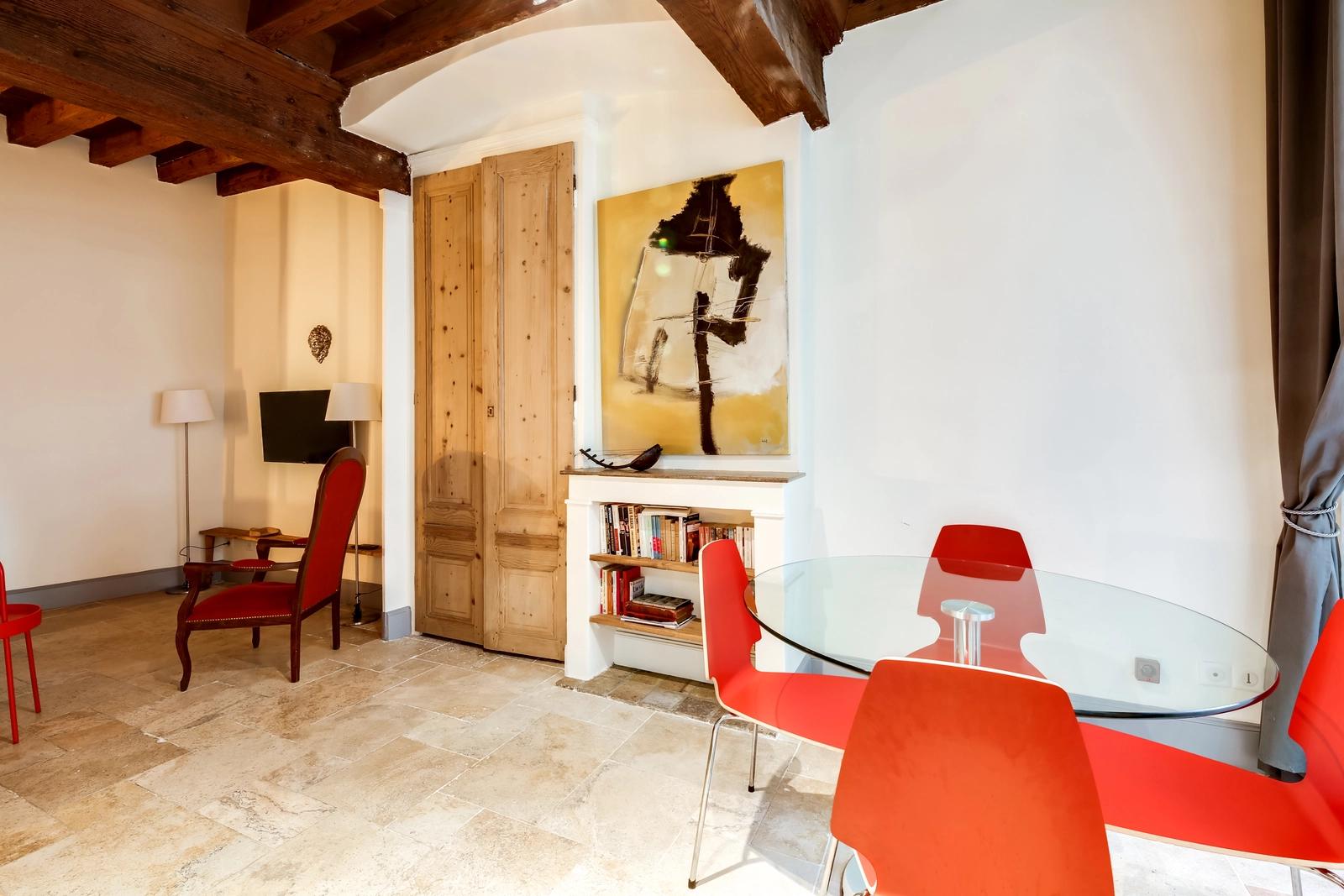 Meeting room in Apartment in the heart of Vieux Lyon Centre - 3