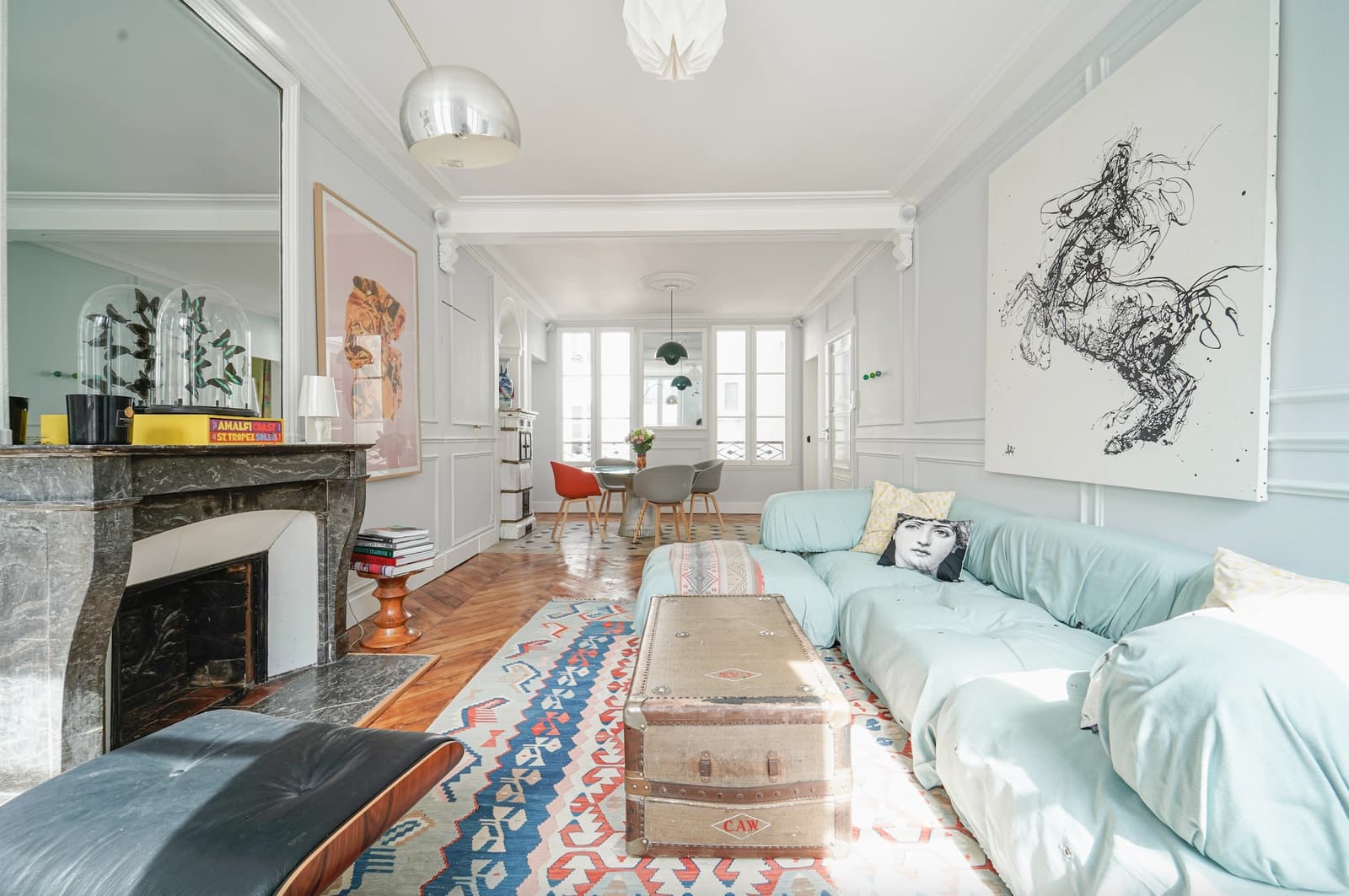 Living room in Superb apartment in the Marais - 2