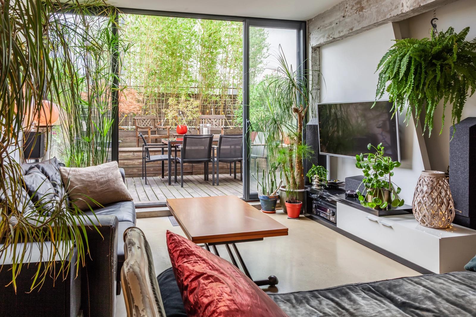 Salon dans Petit loft d'architecte & jardinier avec terrasse - 2