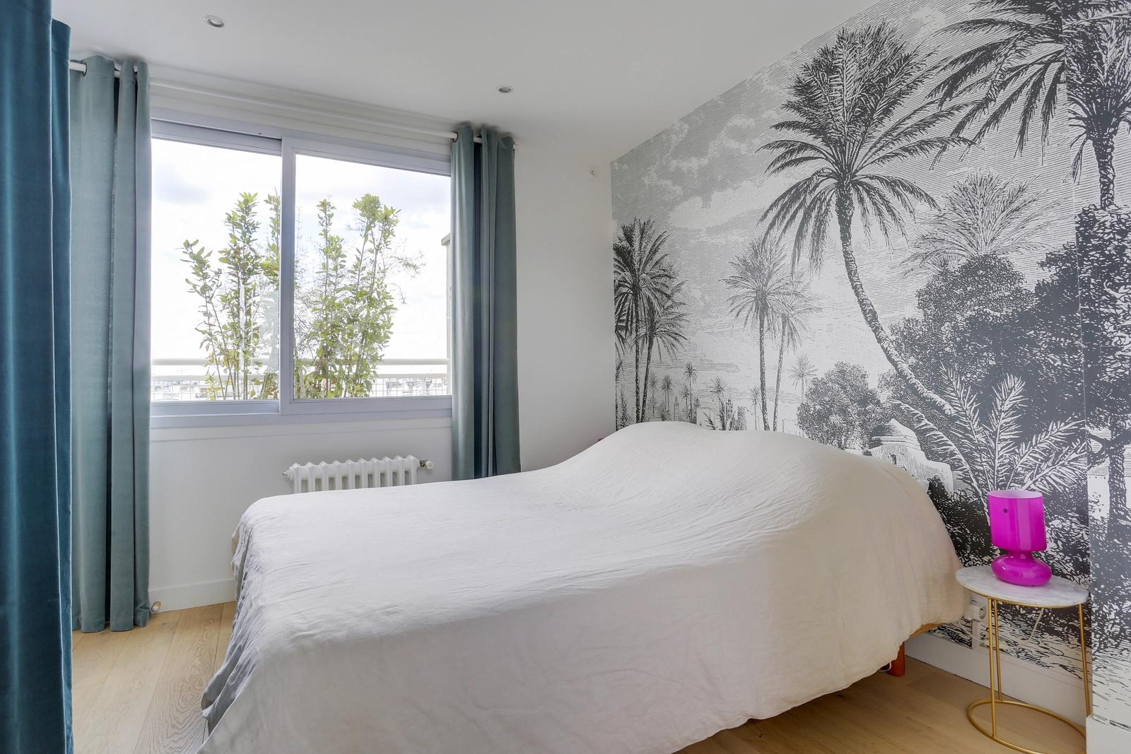 Bedroom in A penthouse in the heart of the 16th arrondissement - 5