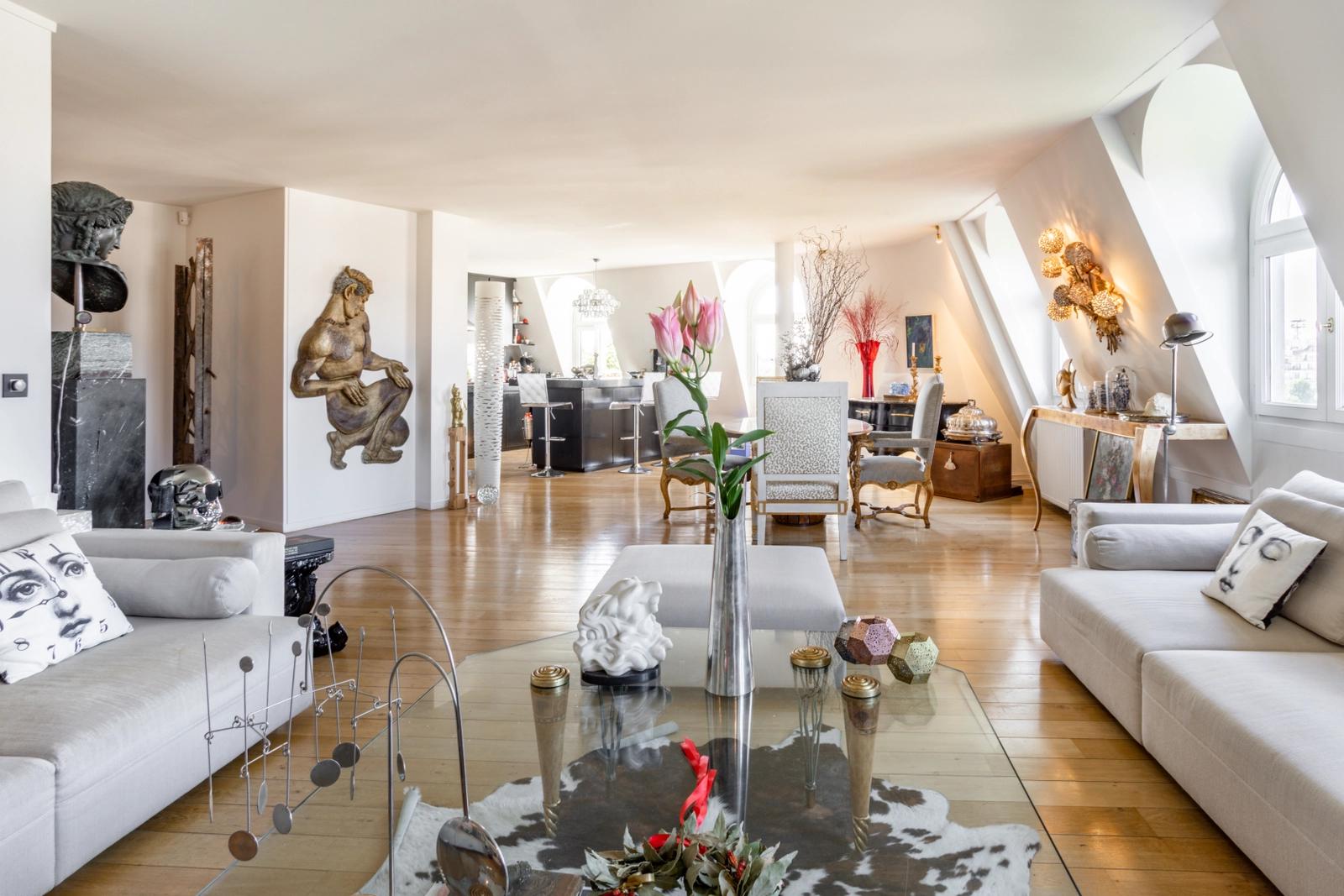 Living room in Panorama Parisien - Seine & Tour Eiffel - 4