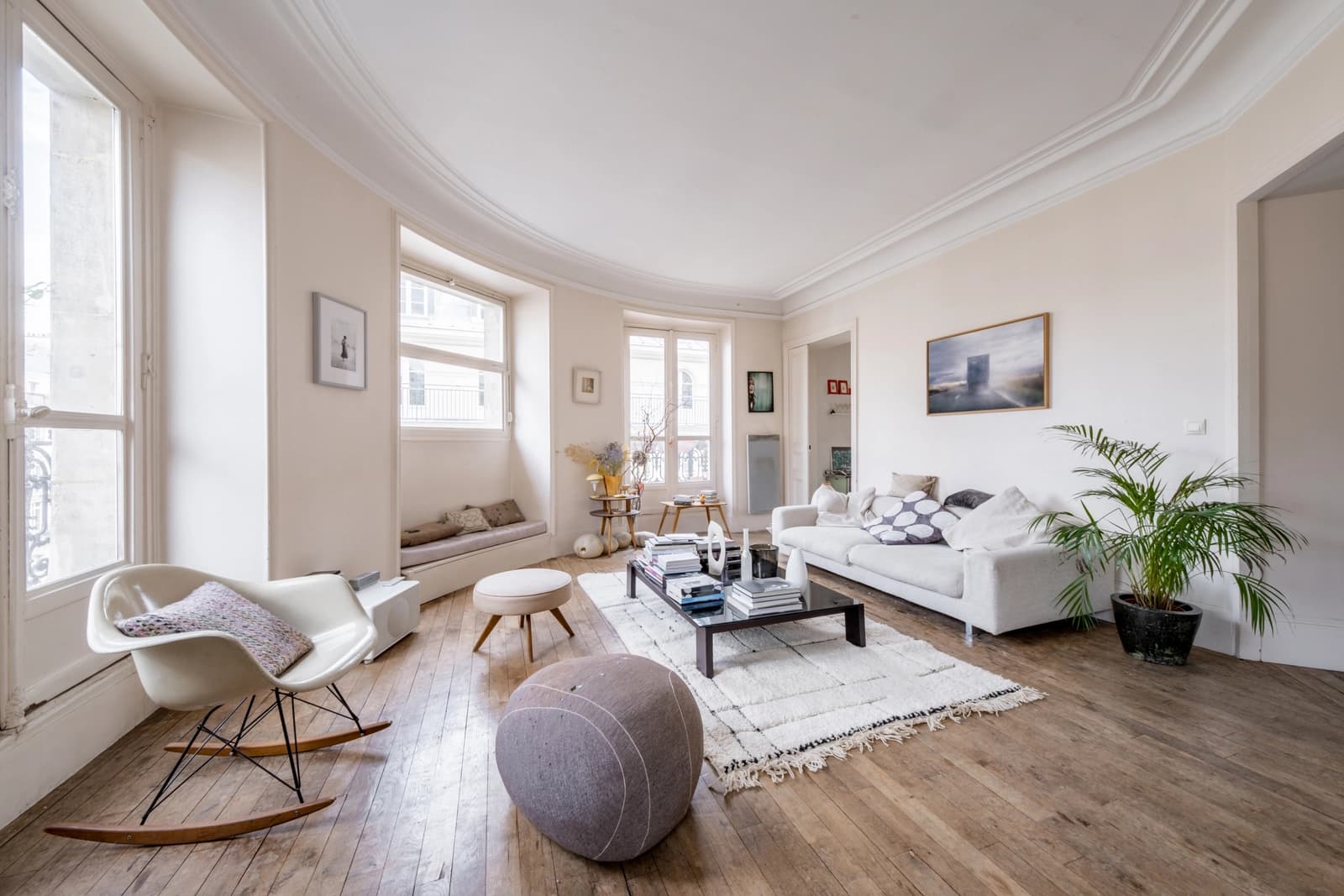 Living room in Apartment in the center of Paris - 3