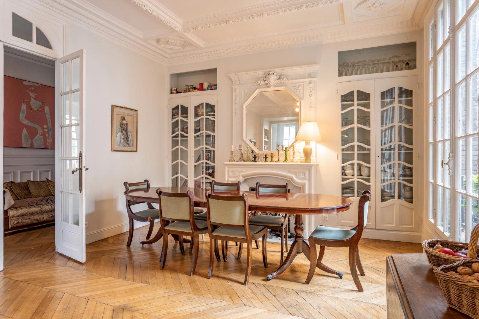 Meeting room in Haussmannian charm, spacious and flexible - 1