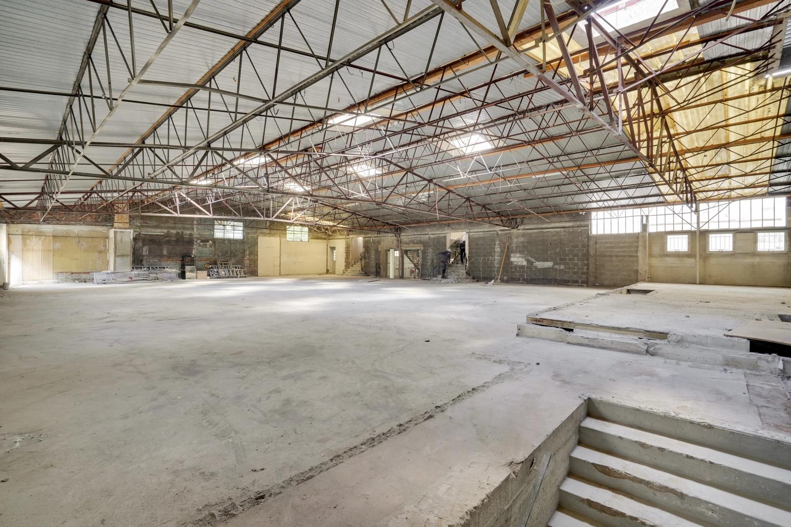 Salle de réunion dans Hangar industriel de 3 000 m² à Nation - 1