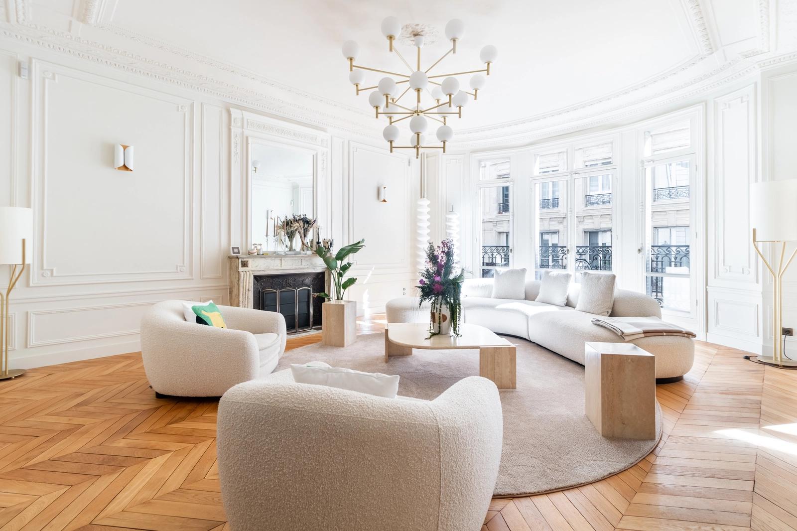 Living room in Sublime Haussmannian and contemporary apartment - 2