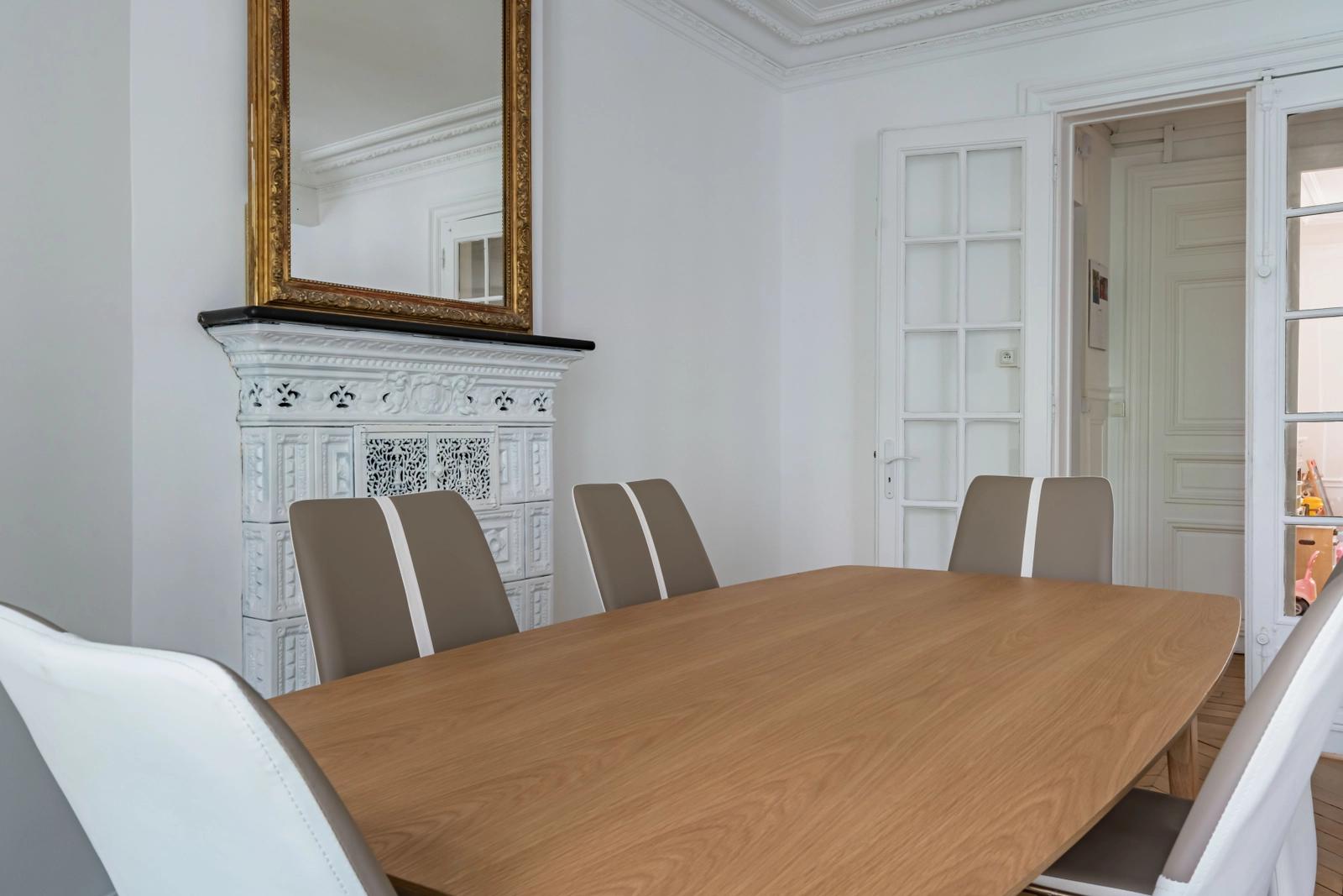 Comedor dentro Bonito piso de estilo Haussmann - París 17º arrondissement - 5
