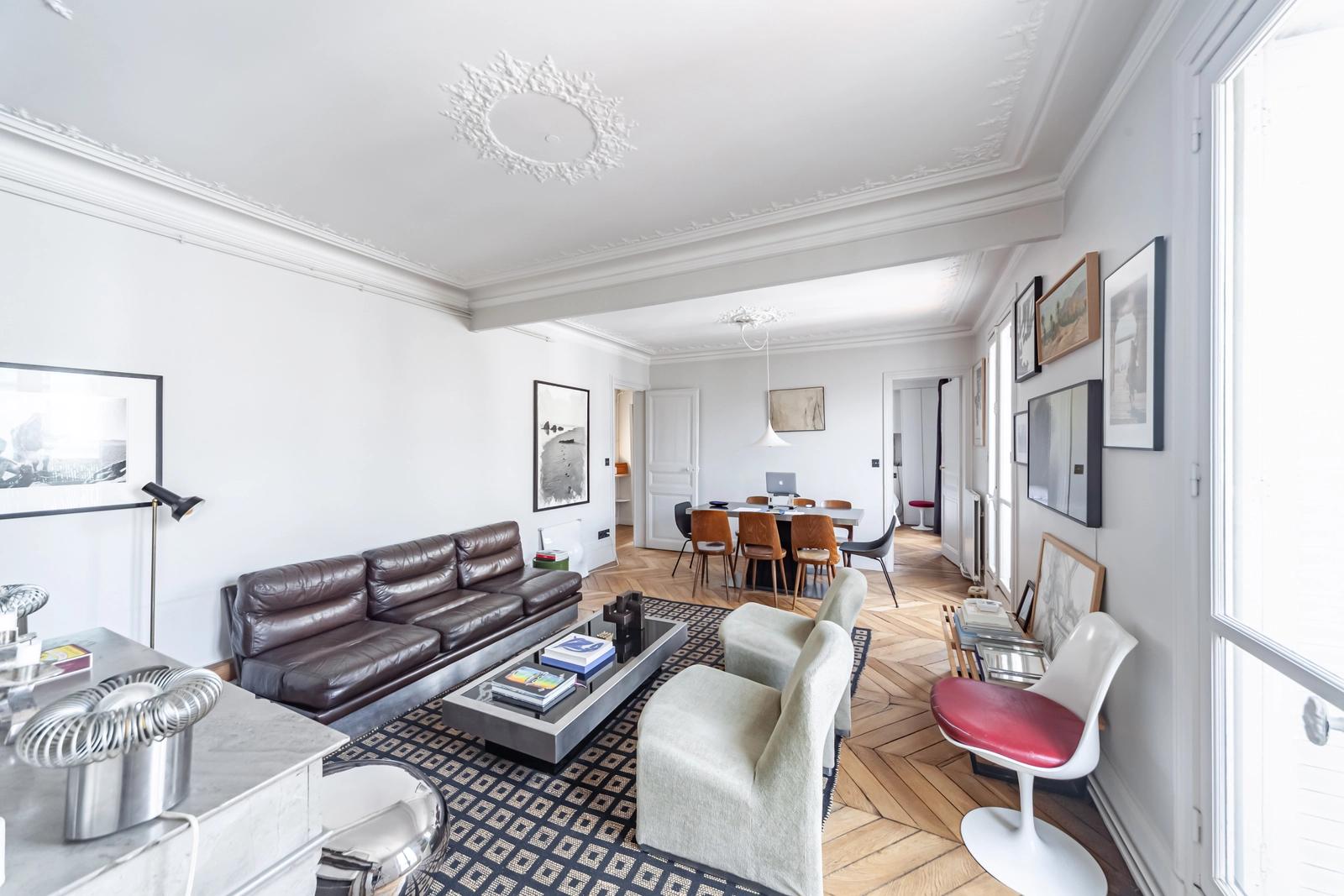 Salon dans Montmartre : Appartement lumineux et design - 0