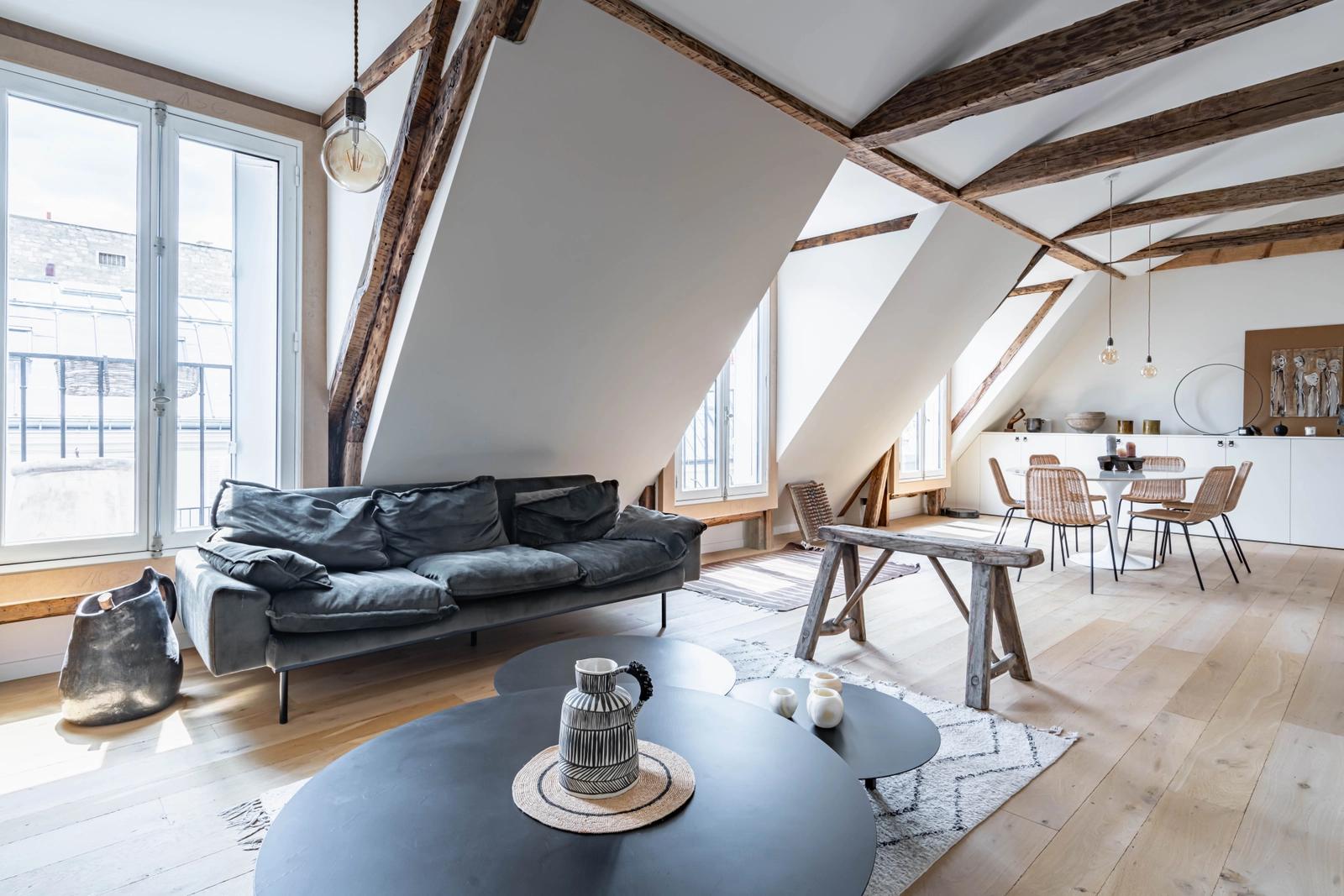 Living room in Superb architect-designed apartment - 2