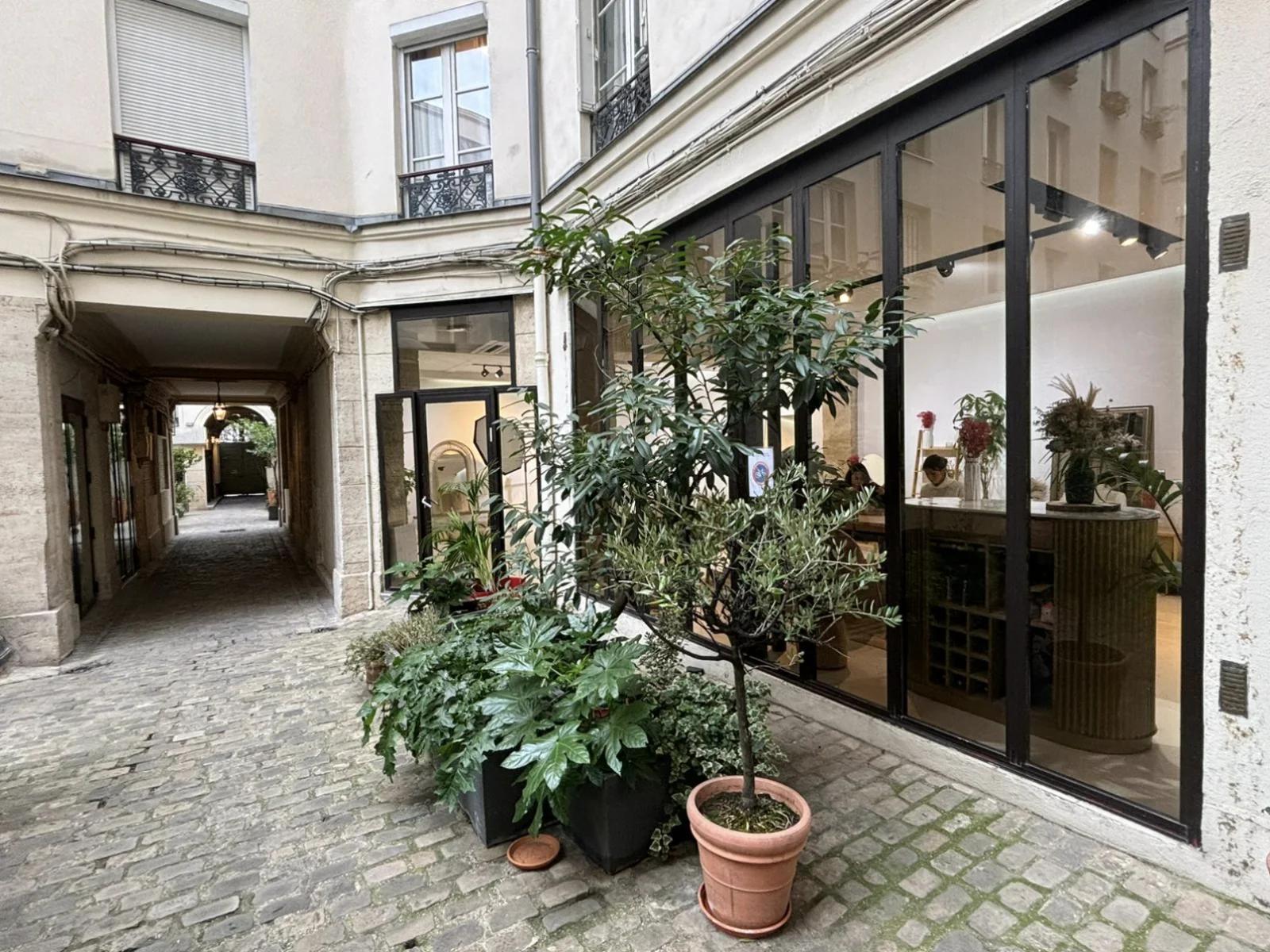 Space Bright showroom in the heart of the Marais - 4
