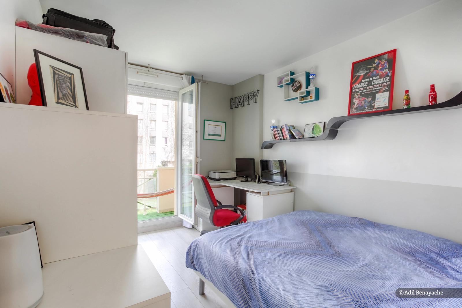 Dormitorio dentro Un moderno capullo entre Disney y París - 5