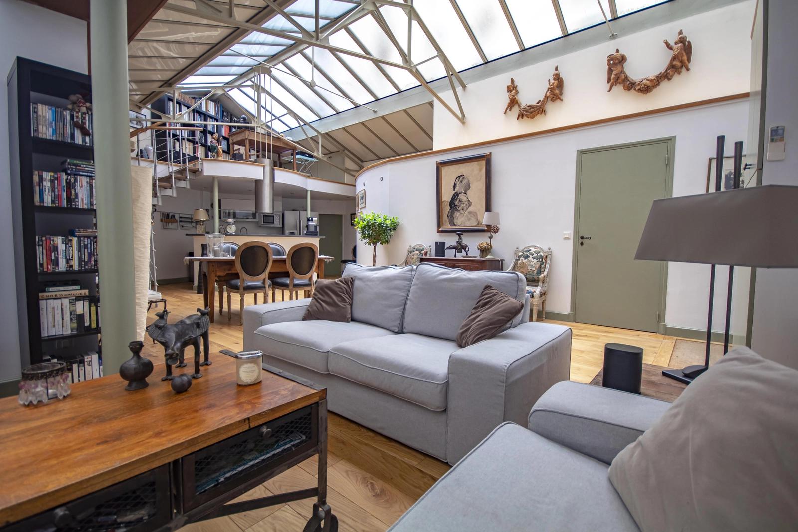 Living room in Loft under glass roof - 5