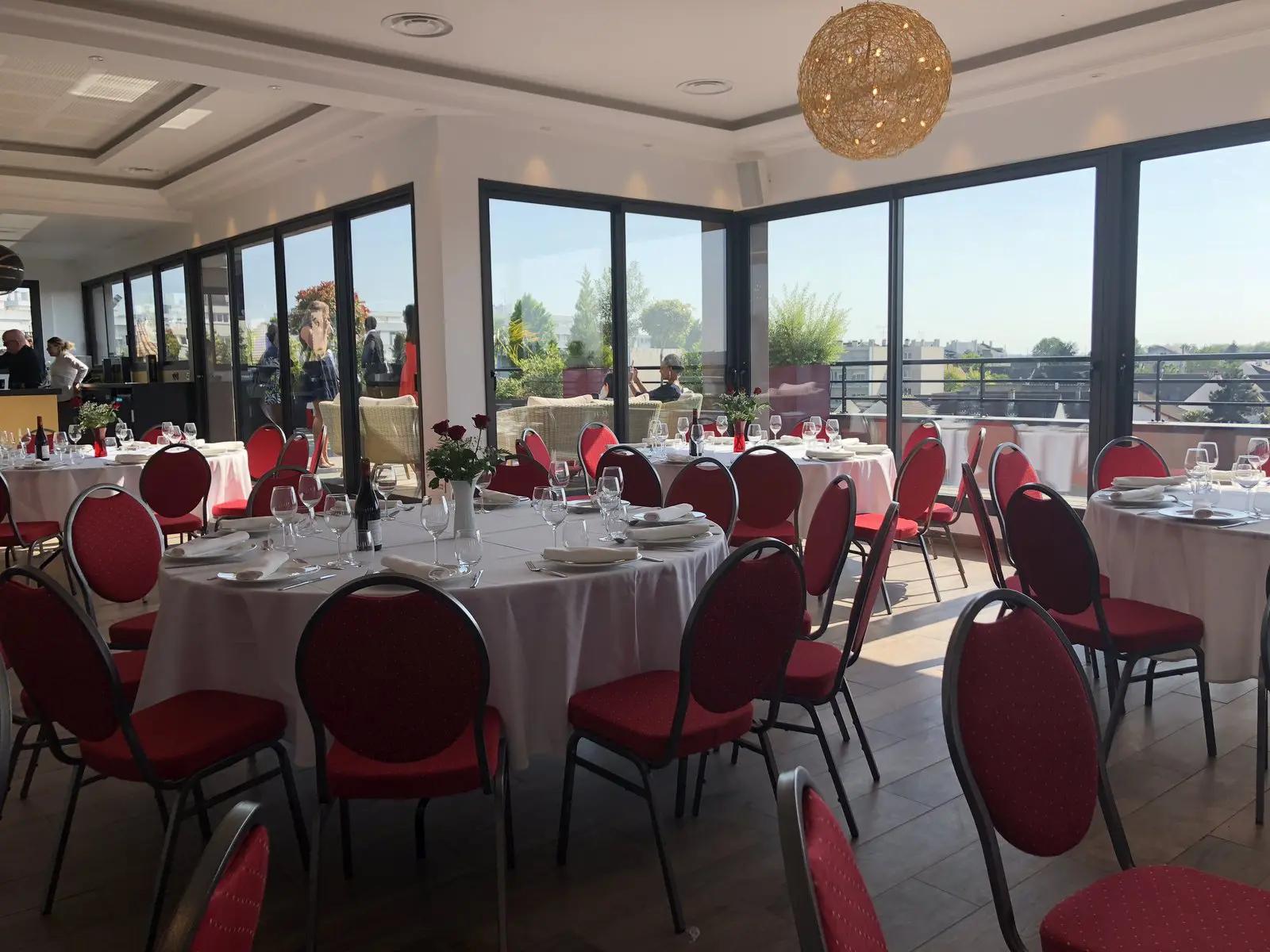 Meeting room in Rooftop terrace at the gateway to Paris - 5