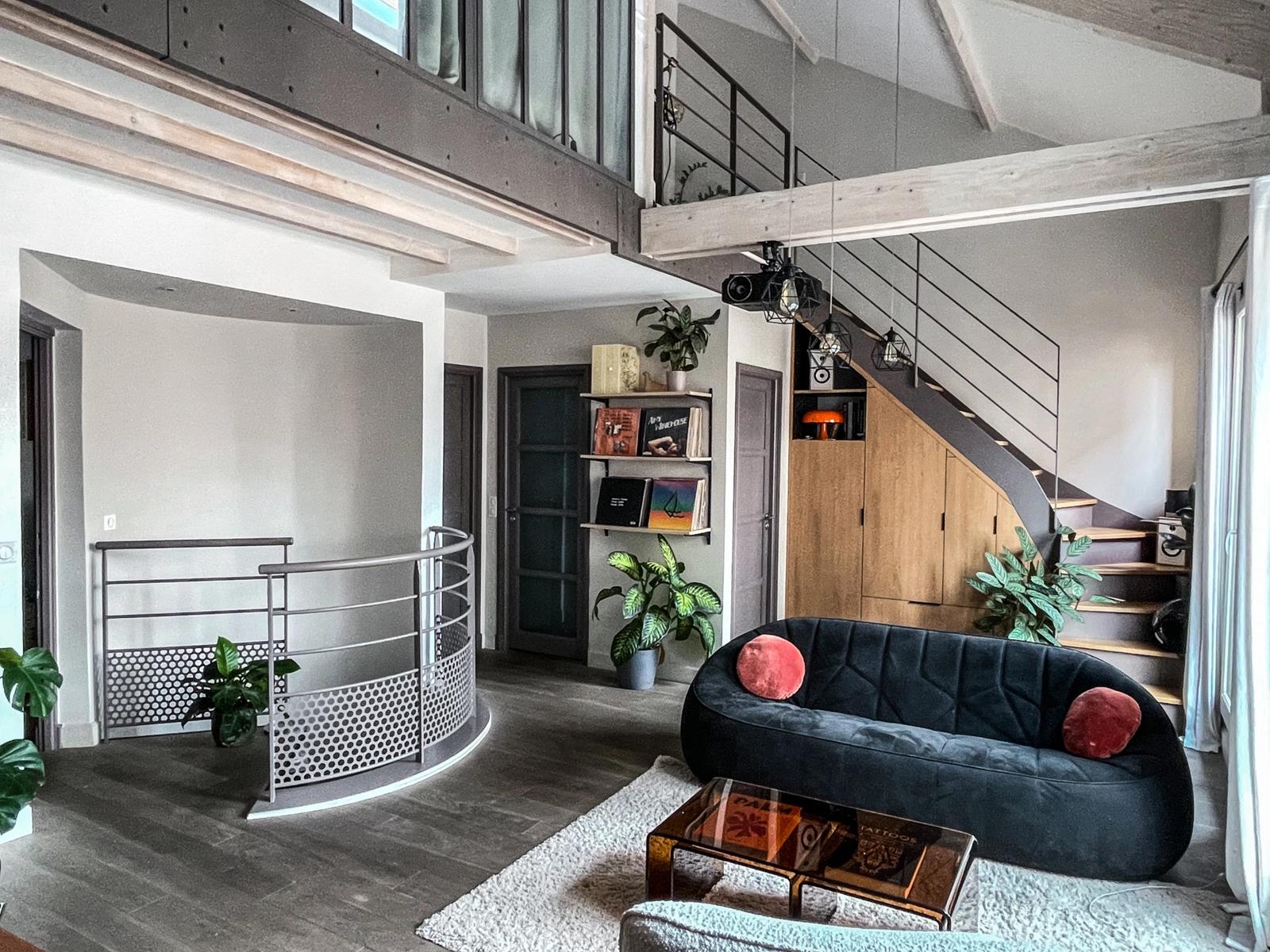 Living room in Loft with terrace in the heart of the flea market! - 1