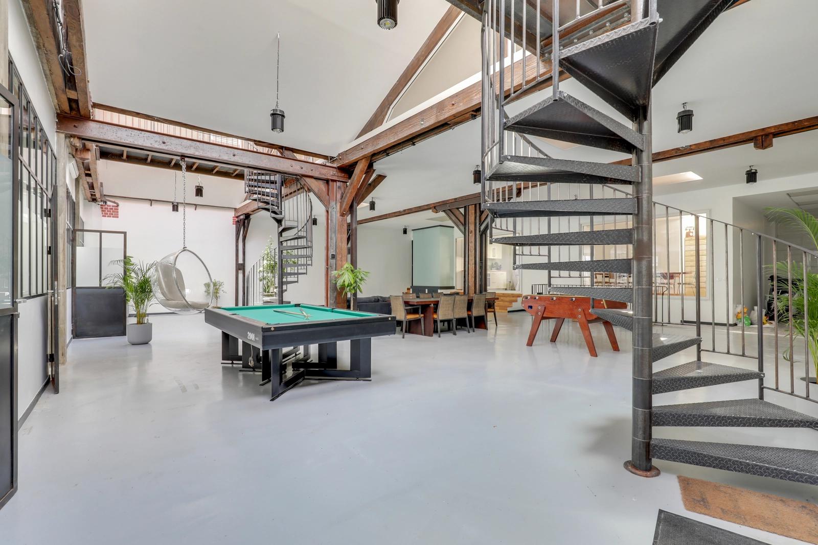 Space Large loft on the outskirts of Paris - 1