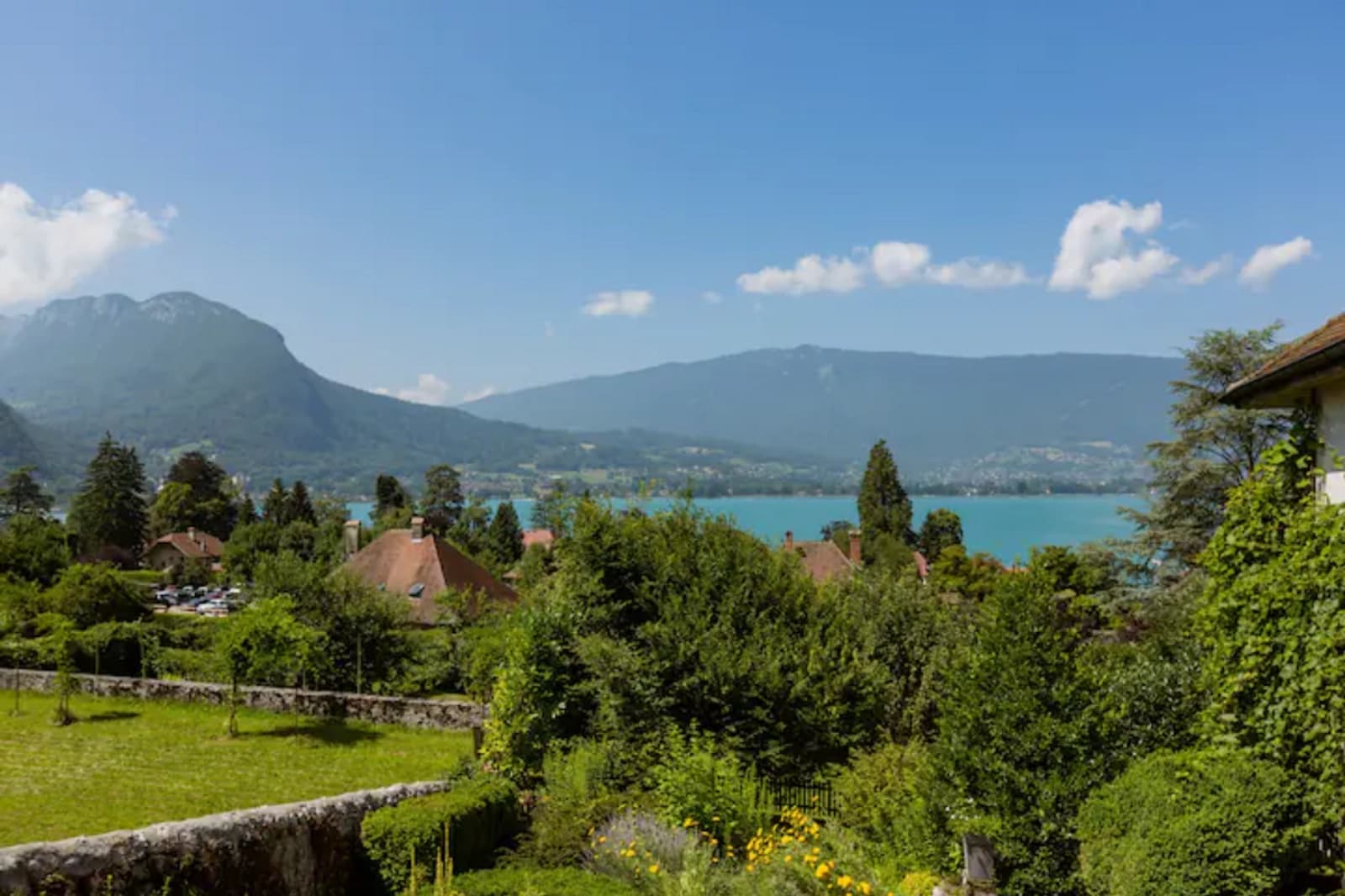 Meeting room in Apartment with garden & view of Lake Annecy - 5
