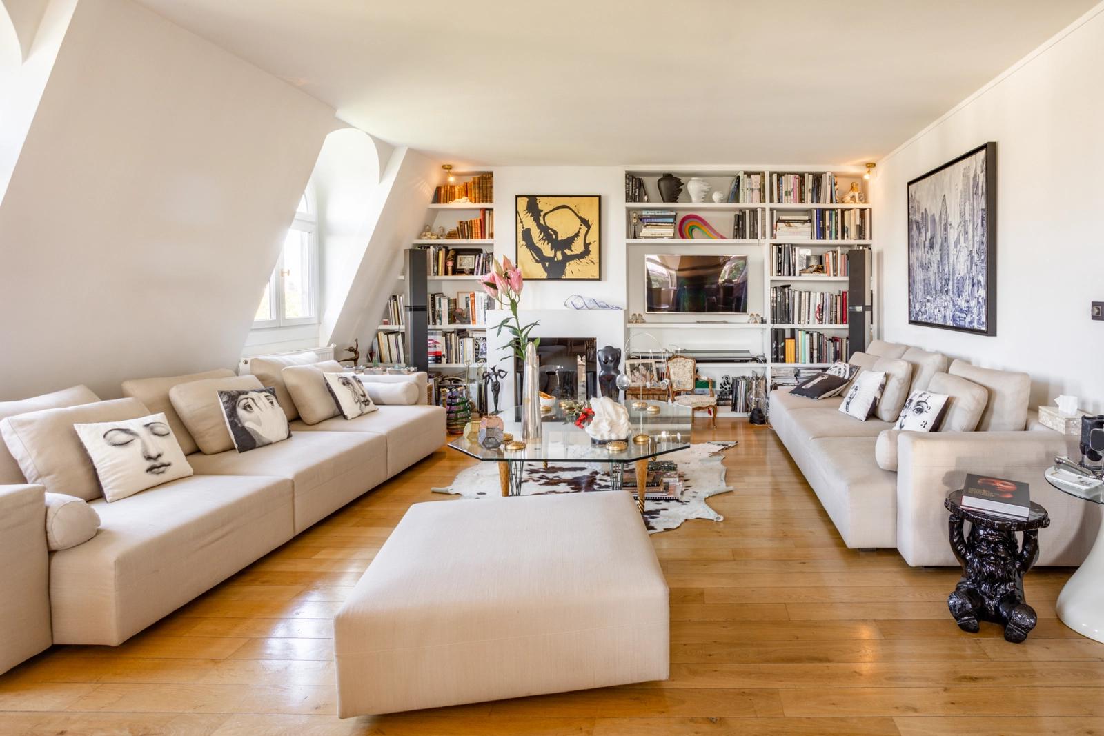 Living room in Panorama Parisien - Seine & Tour Eiffel - 3