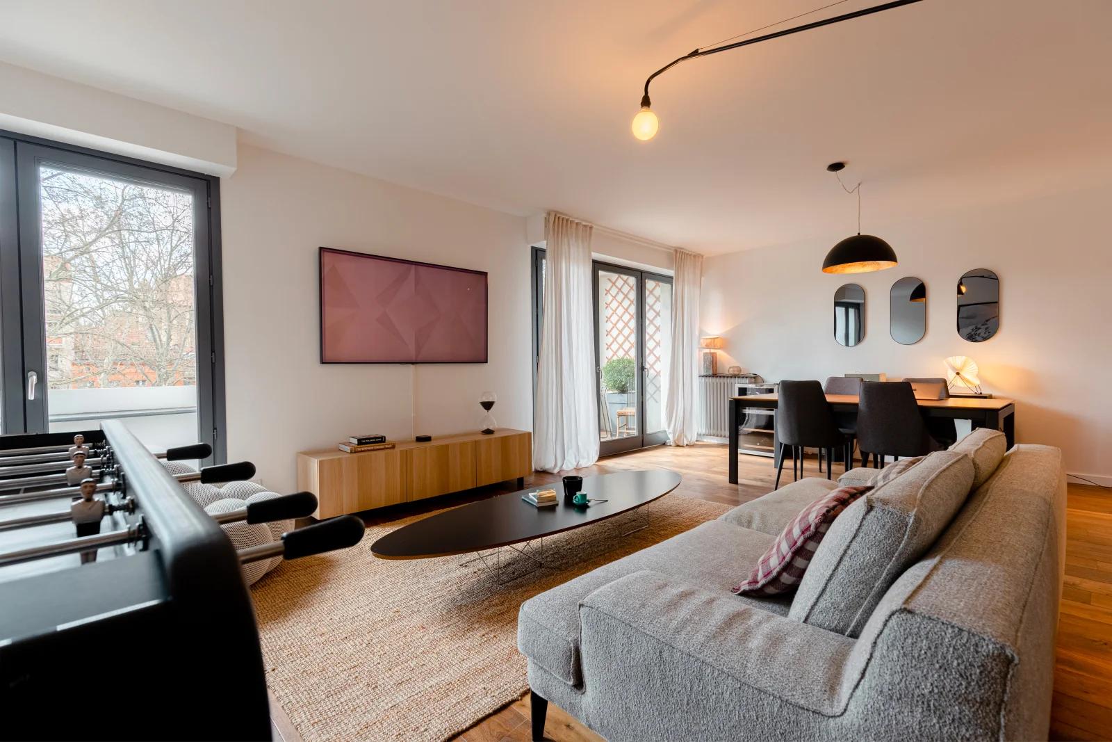 Spacious, contemporary architect-designed apartment