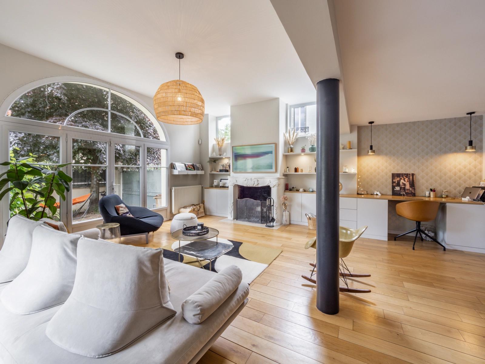 Living room in Magnificent bright house in Colombes - 1