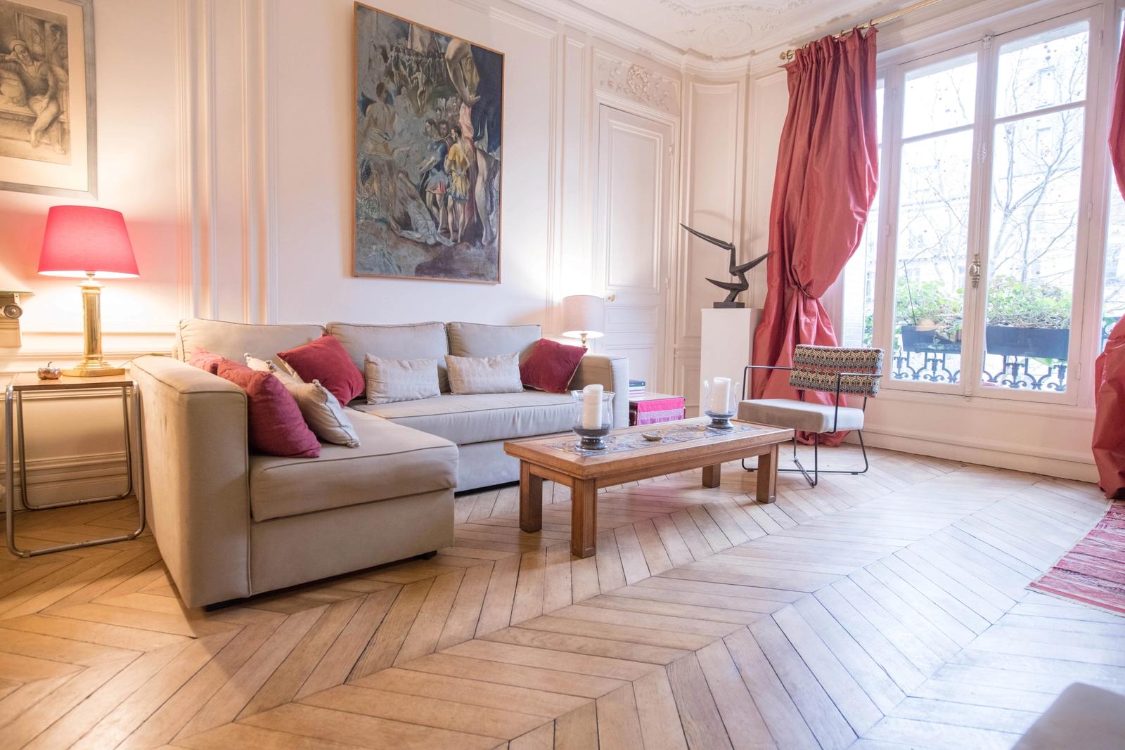 Living room in Beautiful Haussmann apartment - Palais des Congrès - 2
