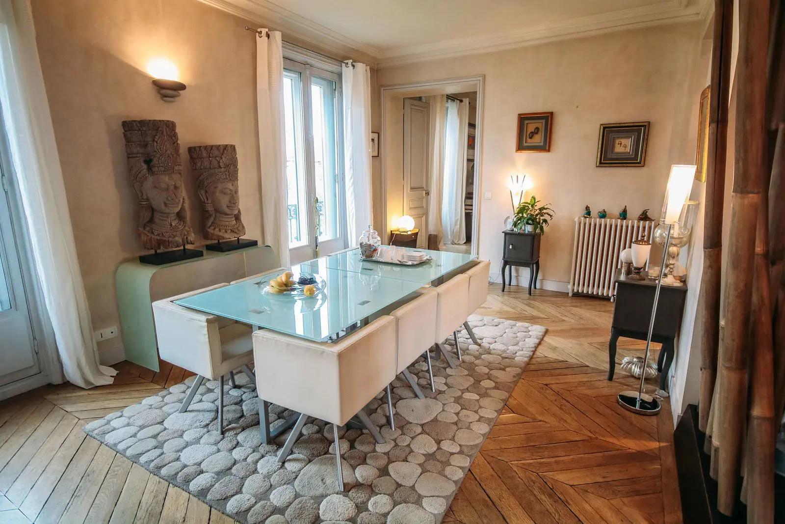 Bathroom in Beautiful Haussmann apartment with view of St-Augustin - 1