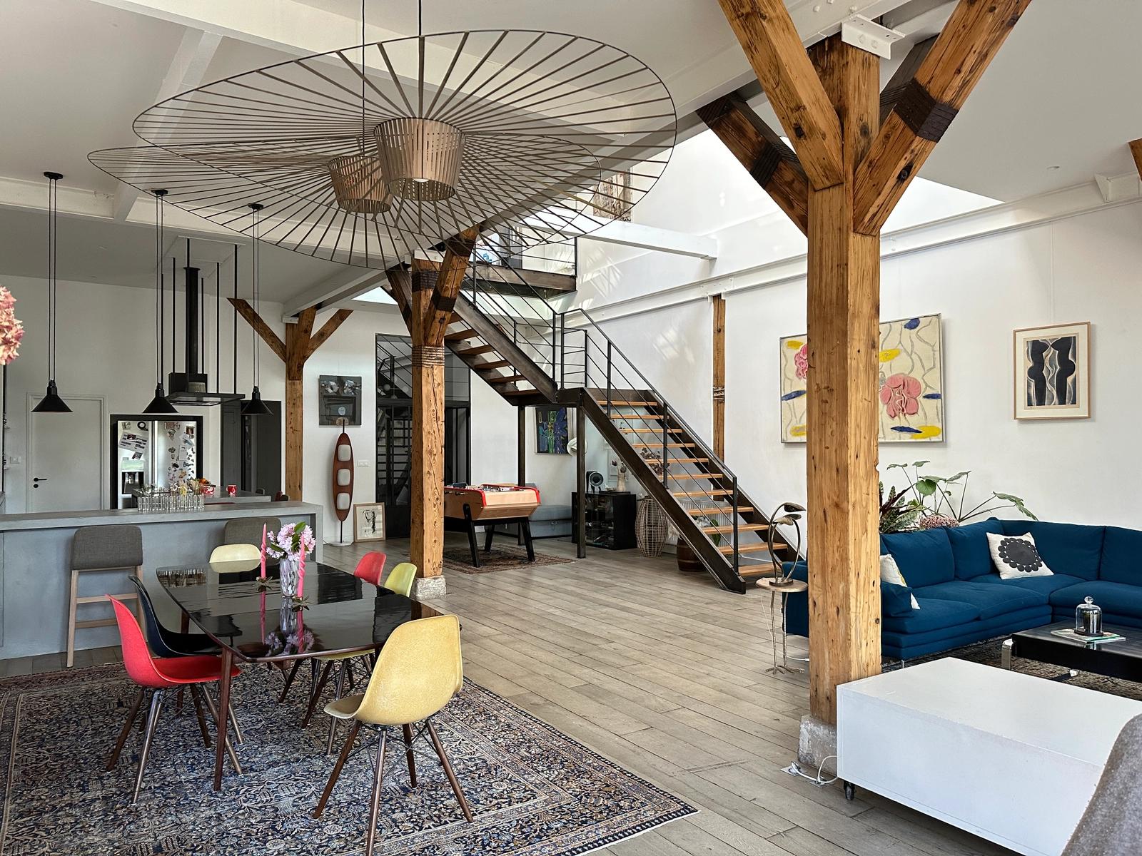 Space Warmly decorated industrial loft - 5