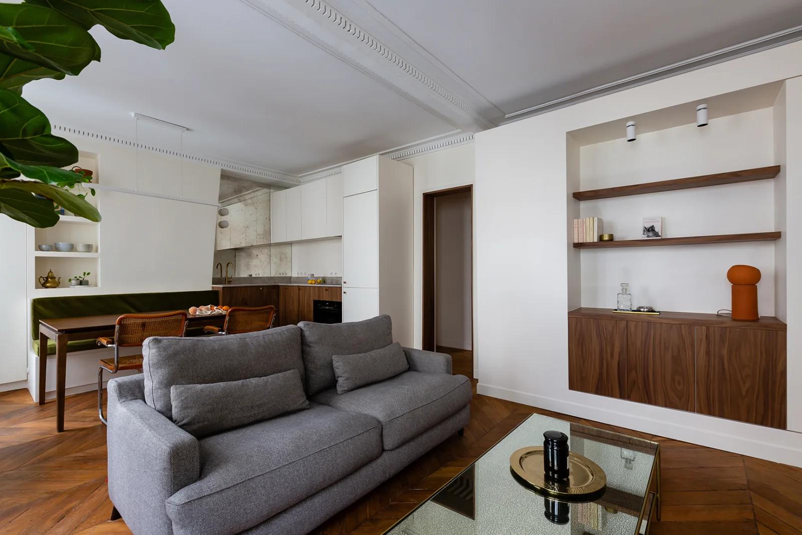 Living room in Batignolles apartment, renovated & vintage - 3