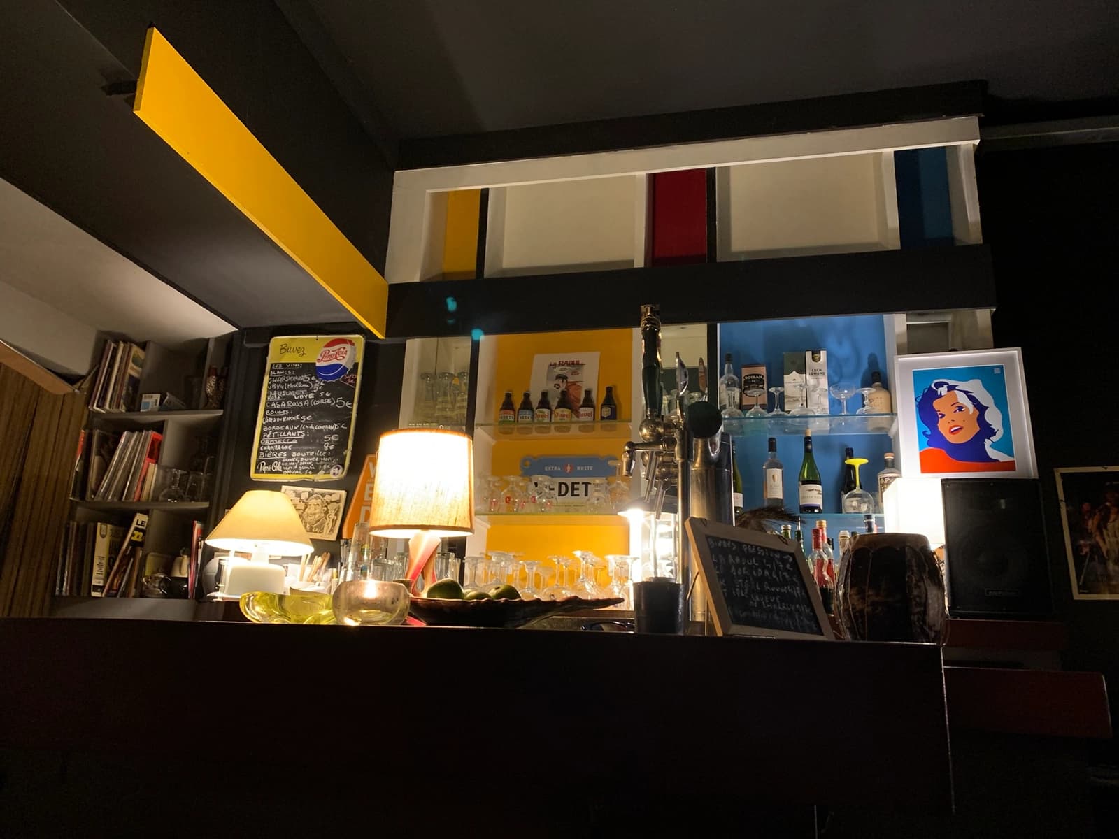 Salon dans Joe Tex Café  - 0
