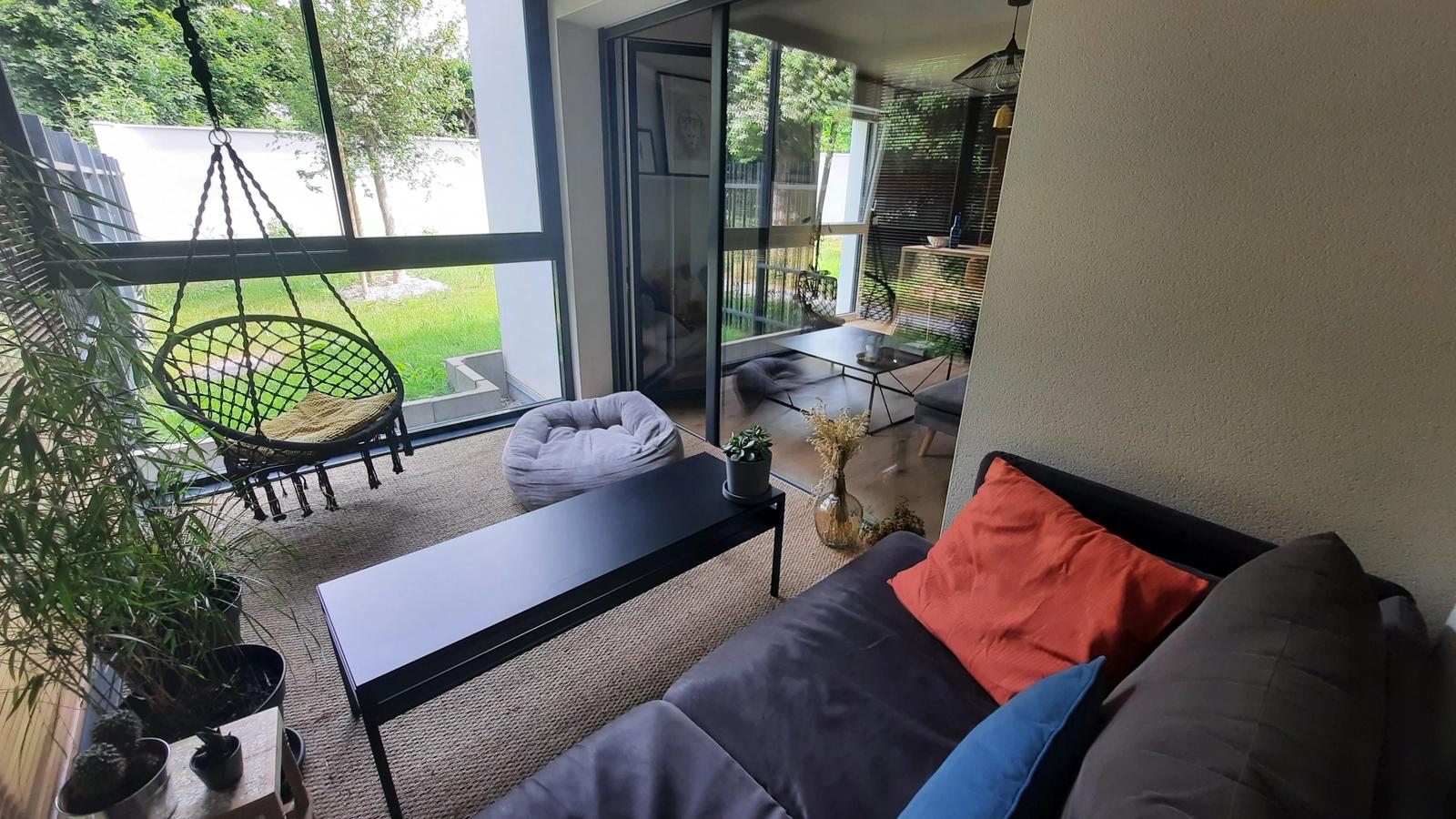 Living room in Quiet apartment on the banks of the river Erdre! - 4